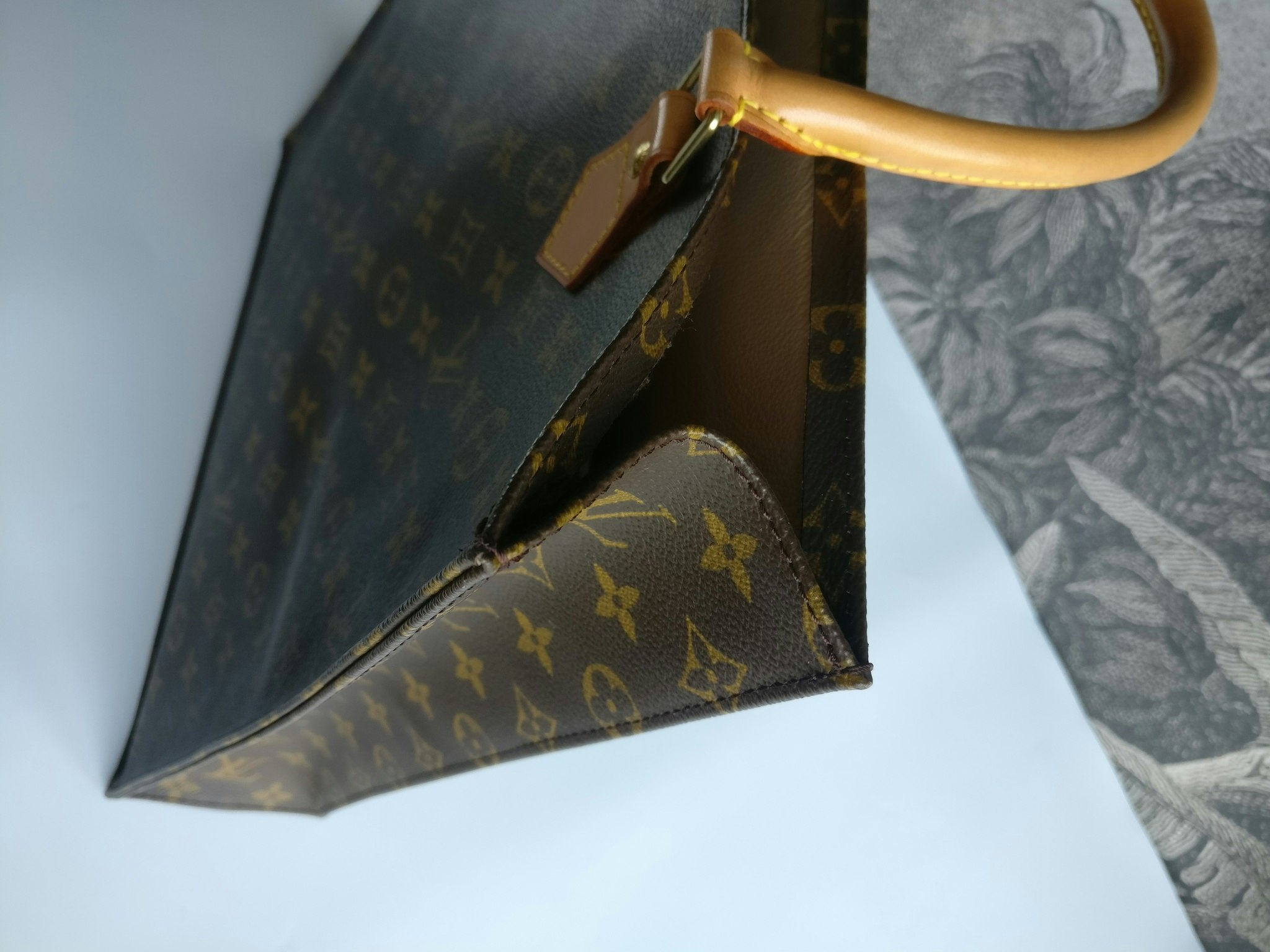 Louis Vuitton Sac Plat