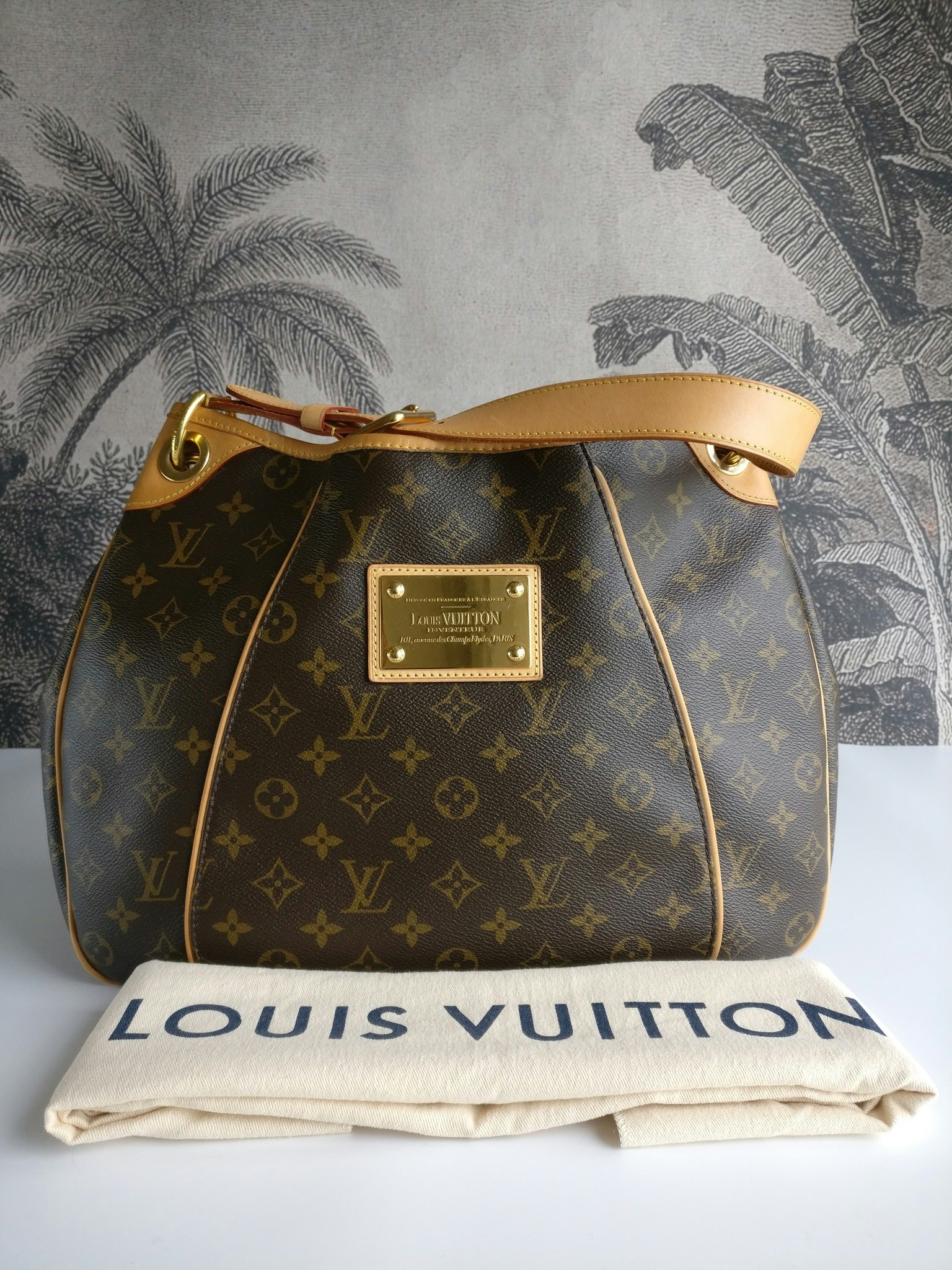 Louis Vuitton Galliera PM