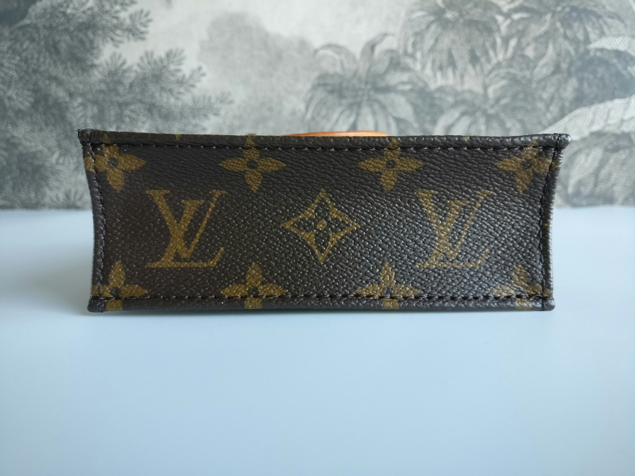 Louis Vuitton Petit Sac Plat