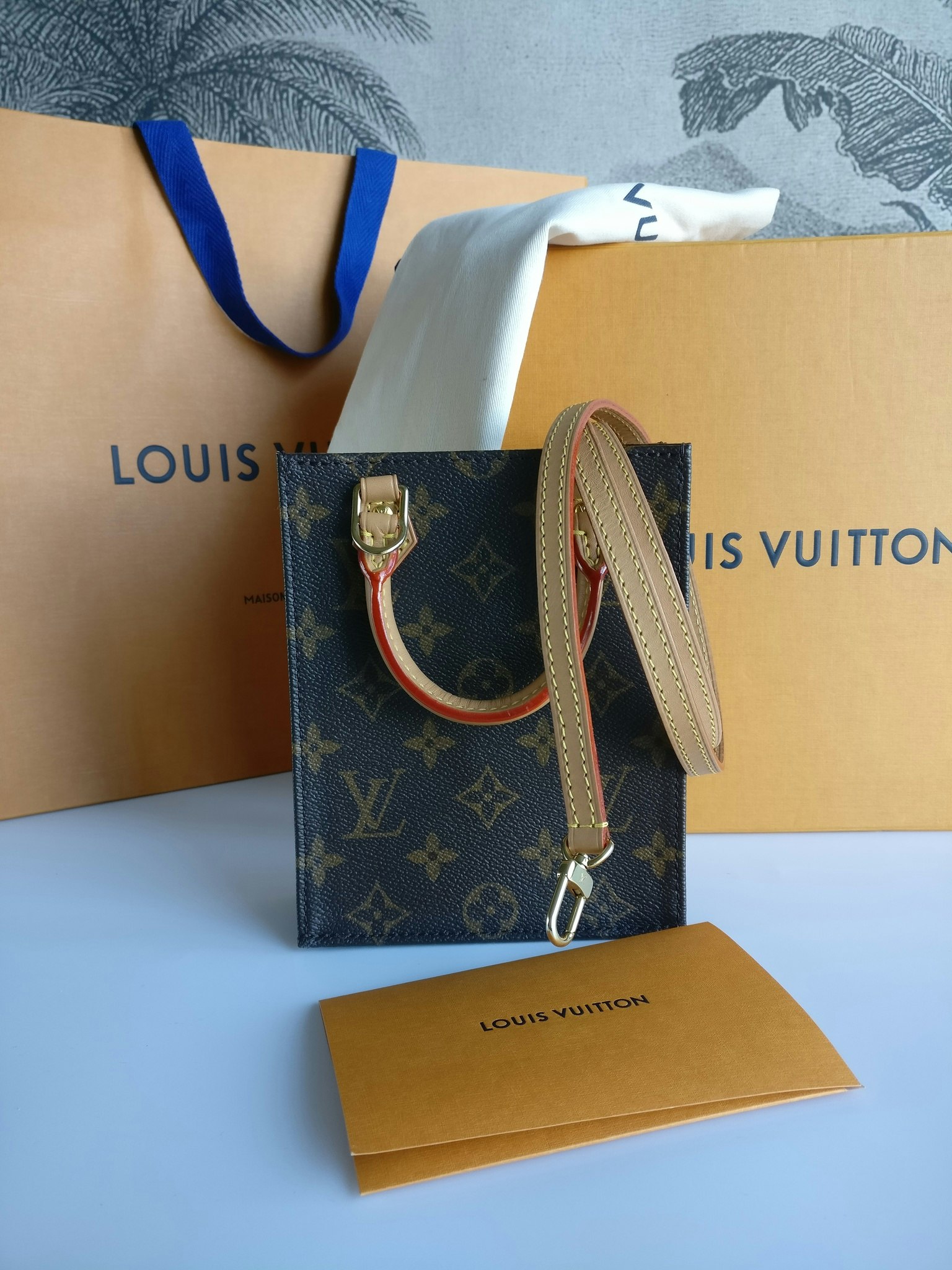 Louis Vuitton Petit Sac Plat