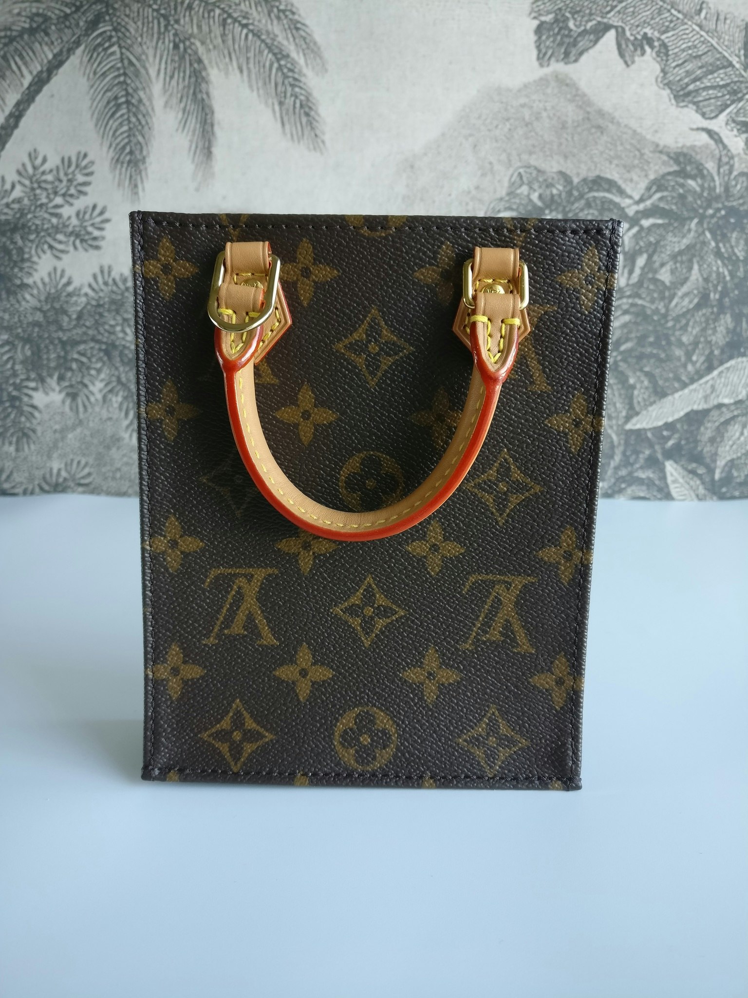 Louis Vuitton Petit Sac Plat