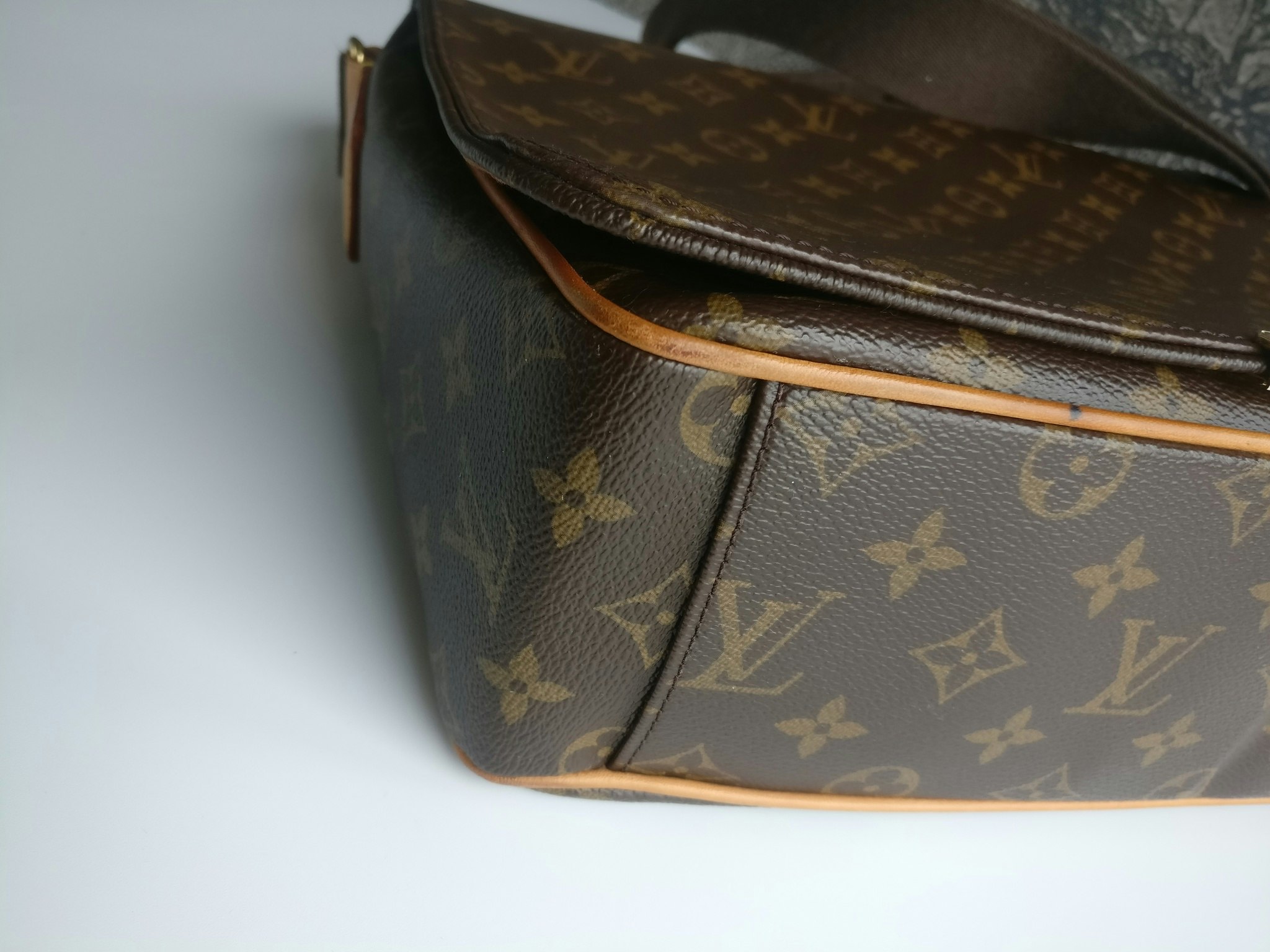 Louis Vuitton Valmy MM