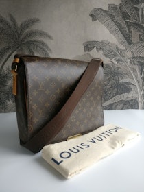 Louis Vuitton Valmy MM