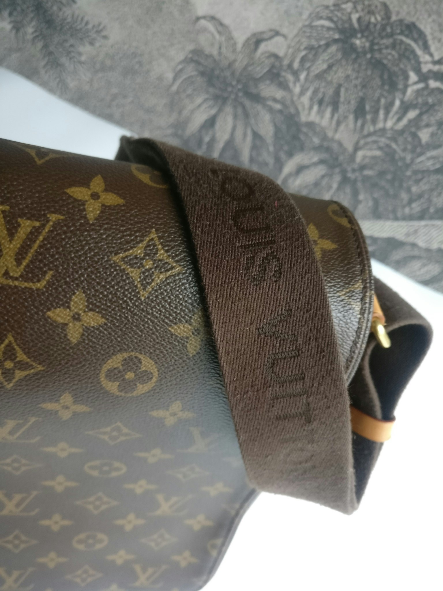 Louis Vuitton Valmy MM