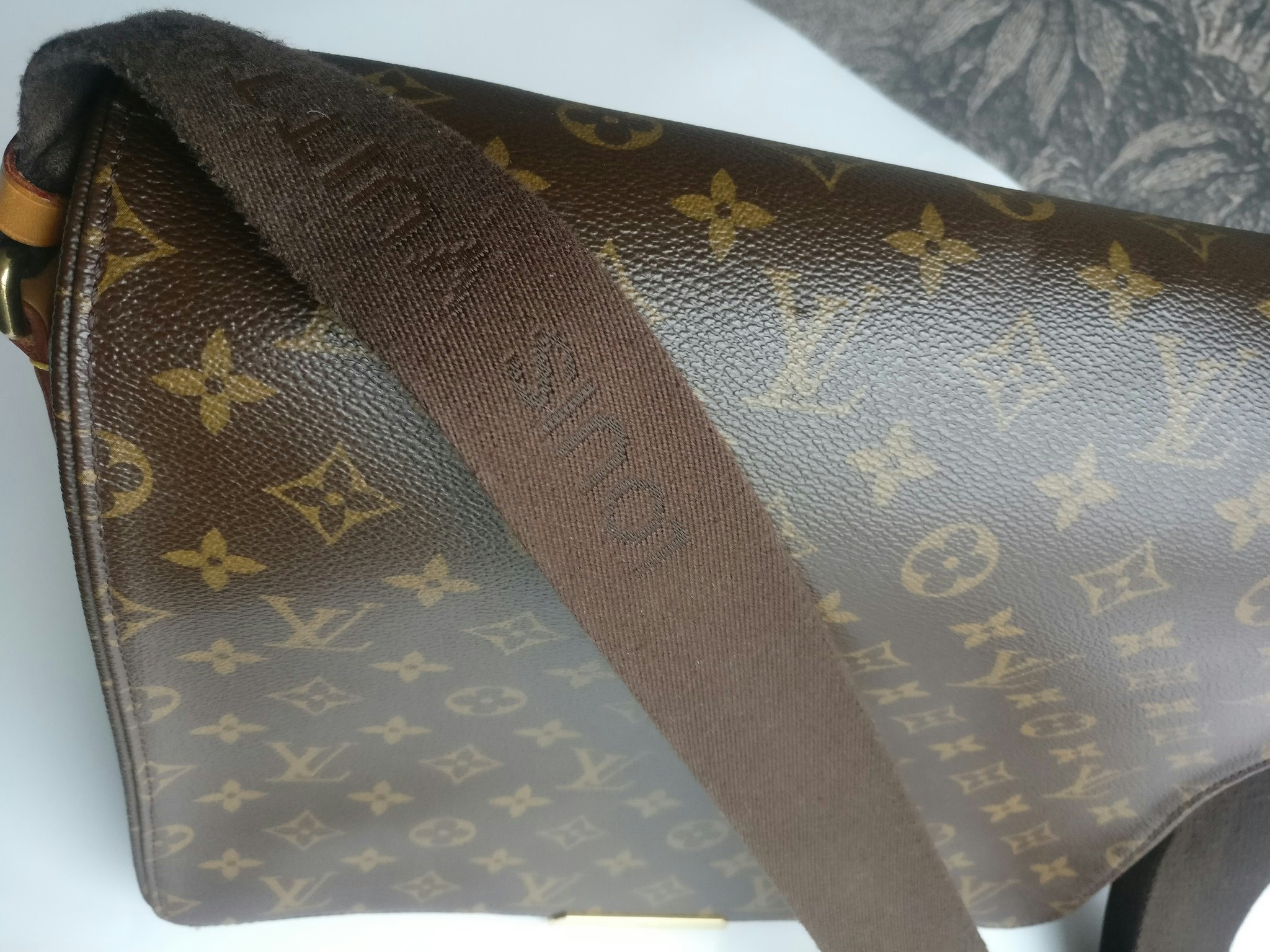 Louis Vuitton Brown Monogram Valmy MM Cloth ref.304369 - Joli Closet