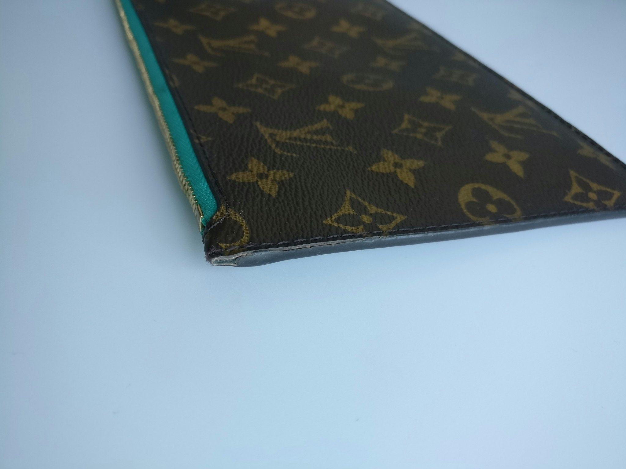 Louis Vuitton Neverfull MM pouch limited edition, V summer collection -15