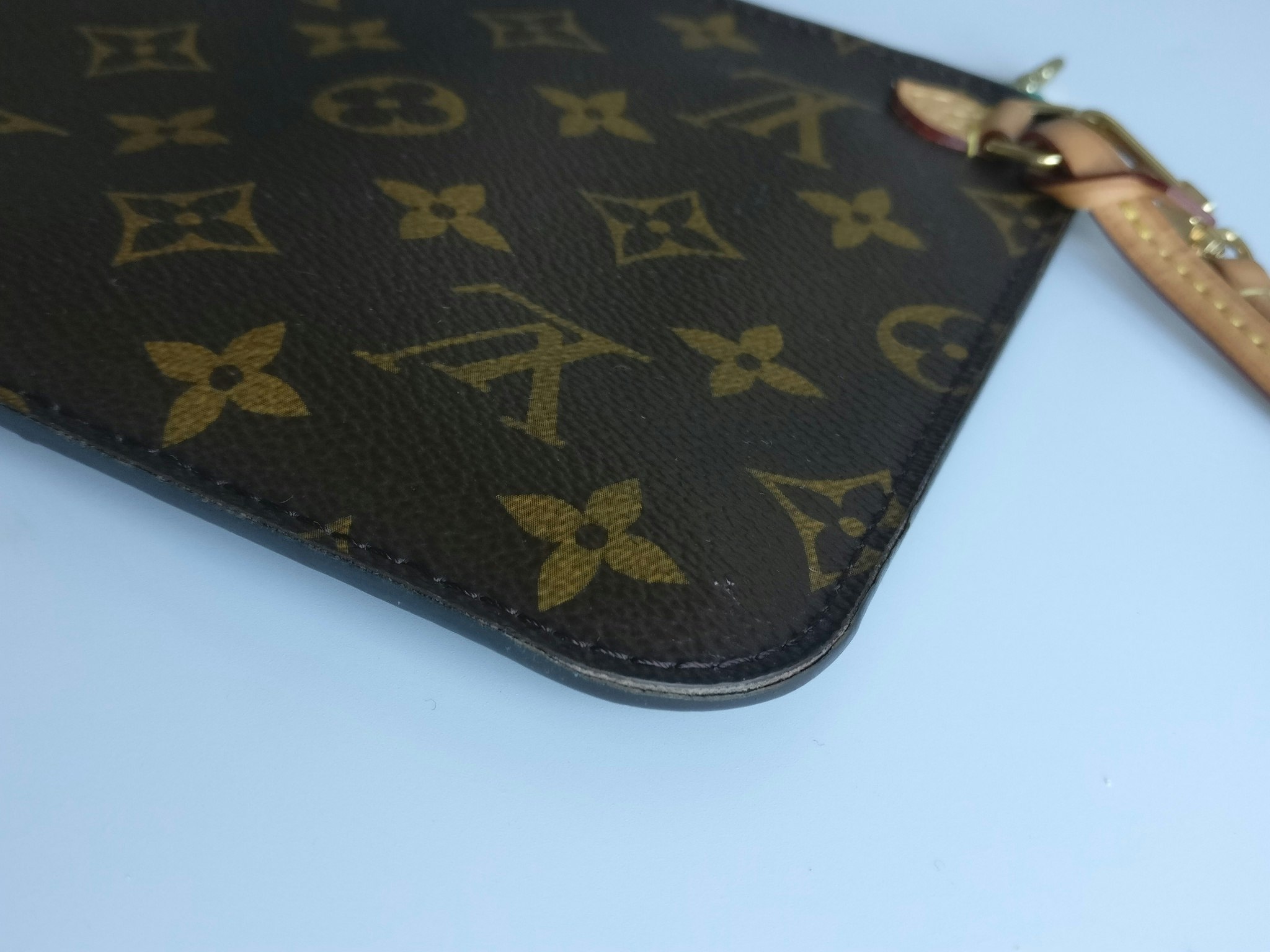 Louis Vuitton Neverfull MM pouch limited edition, V summer collection -15