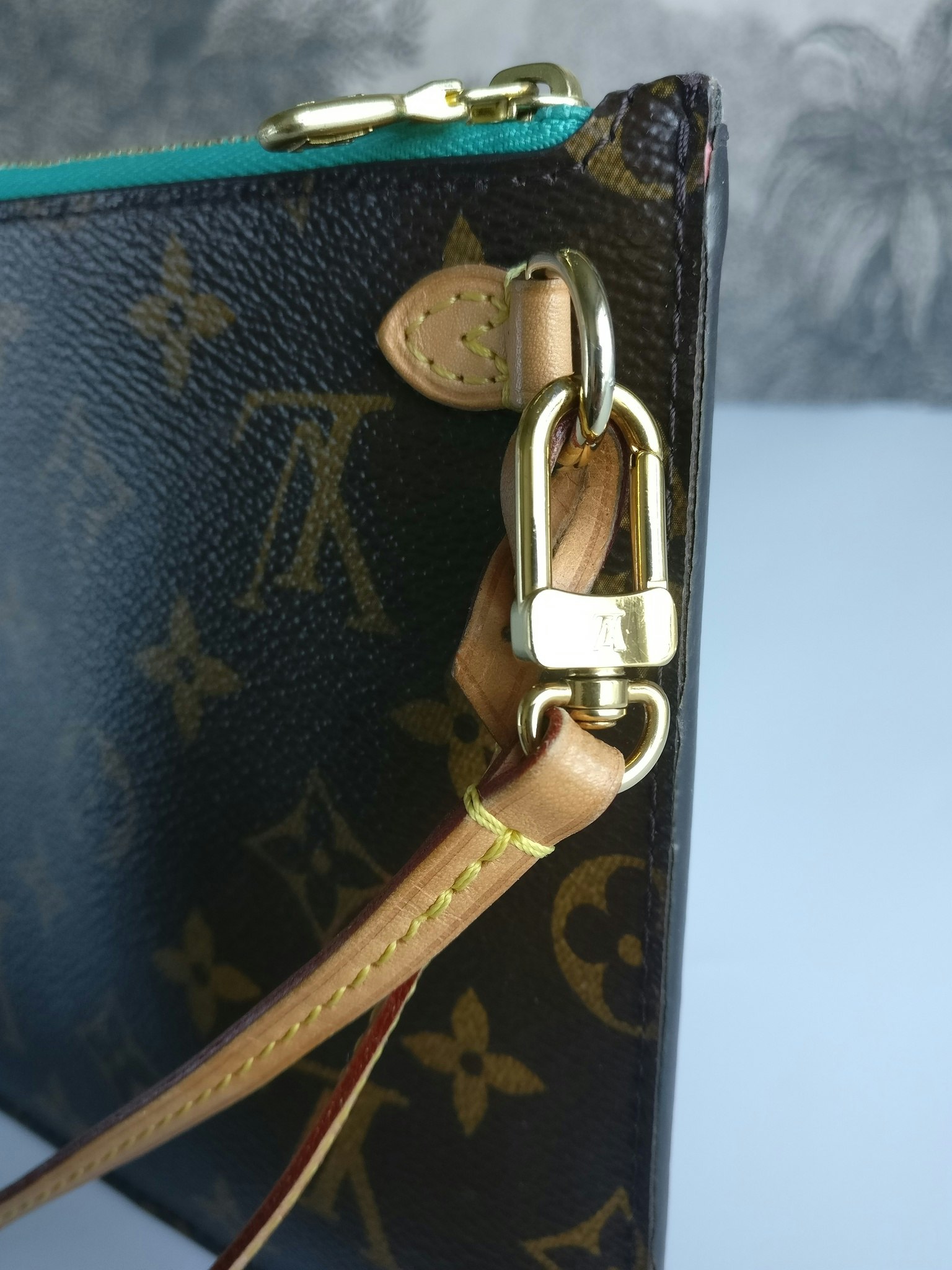 Louis Vuitton Neverfull MM pouch limited edition, V summer collection -15