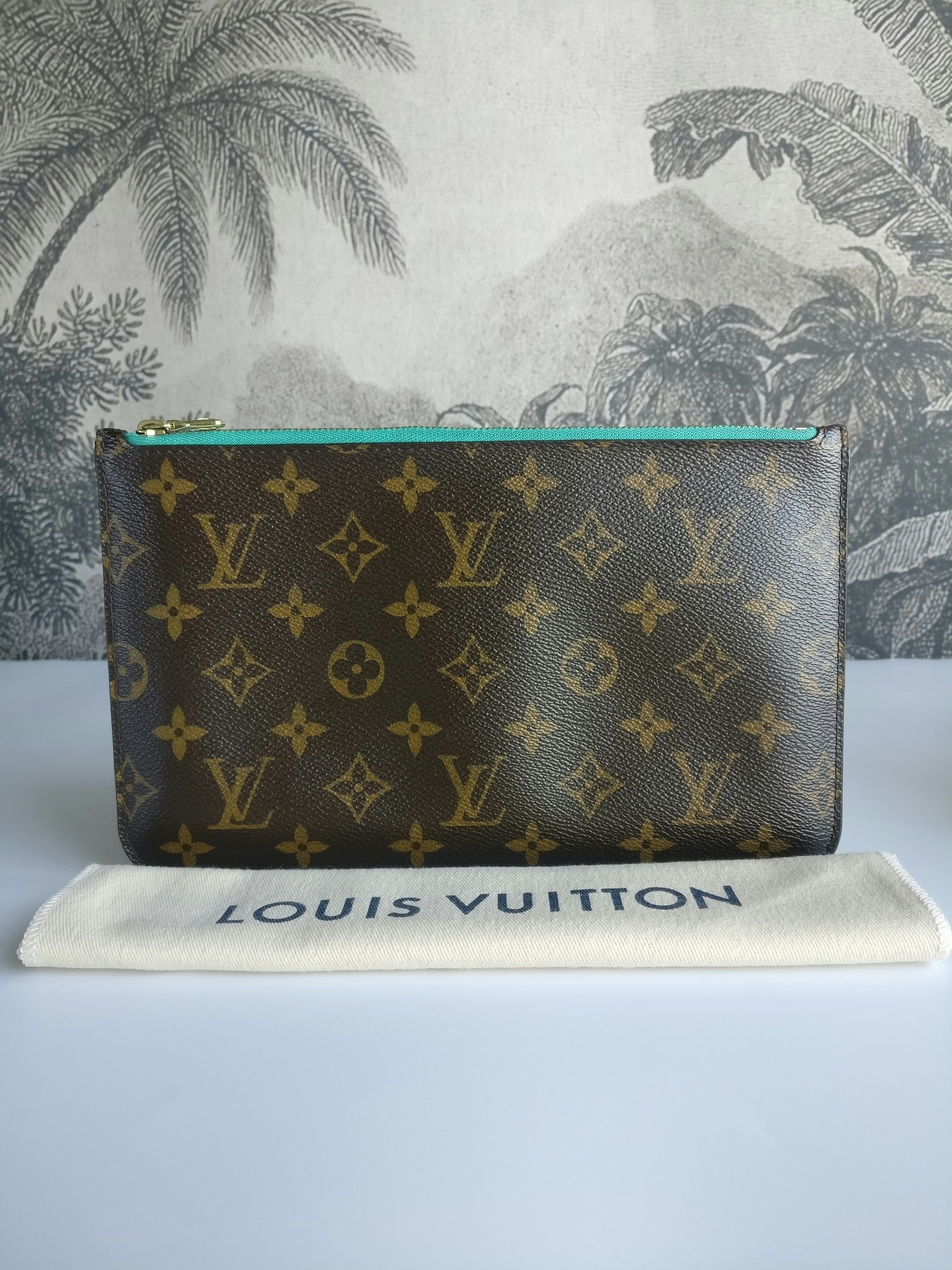 Louis Vuitton Neverfull MM pouch limited edition, V summer collection -15