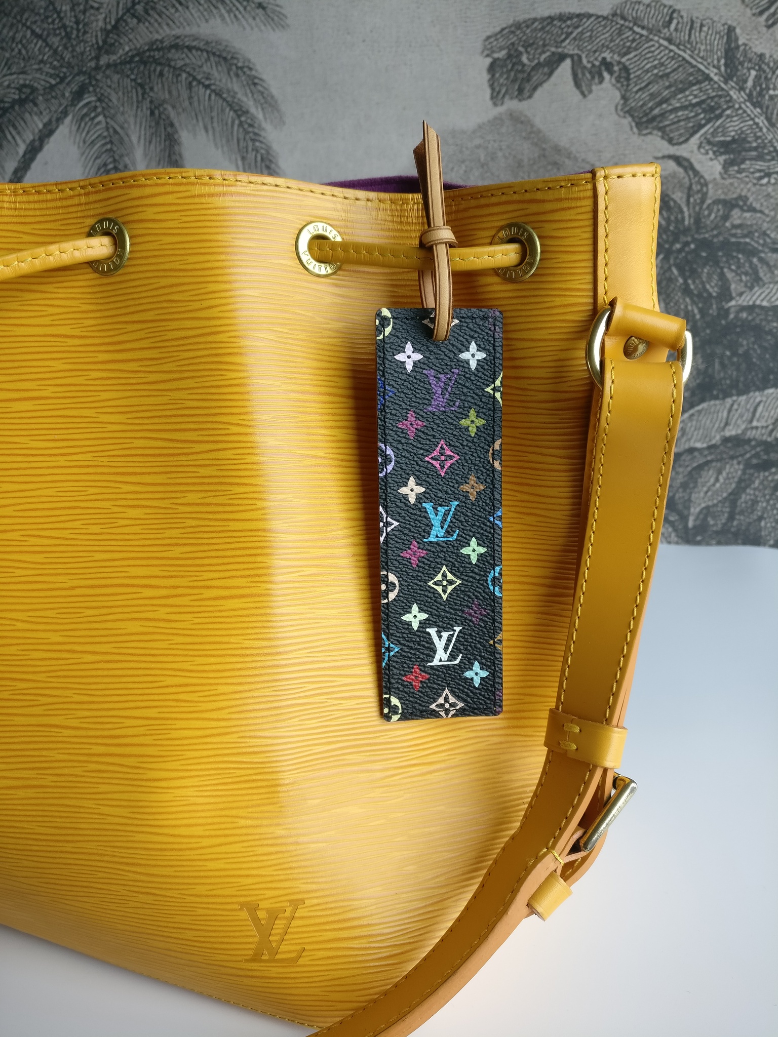 Louis Vuitton multicolore bookmark / bag charm