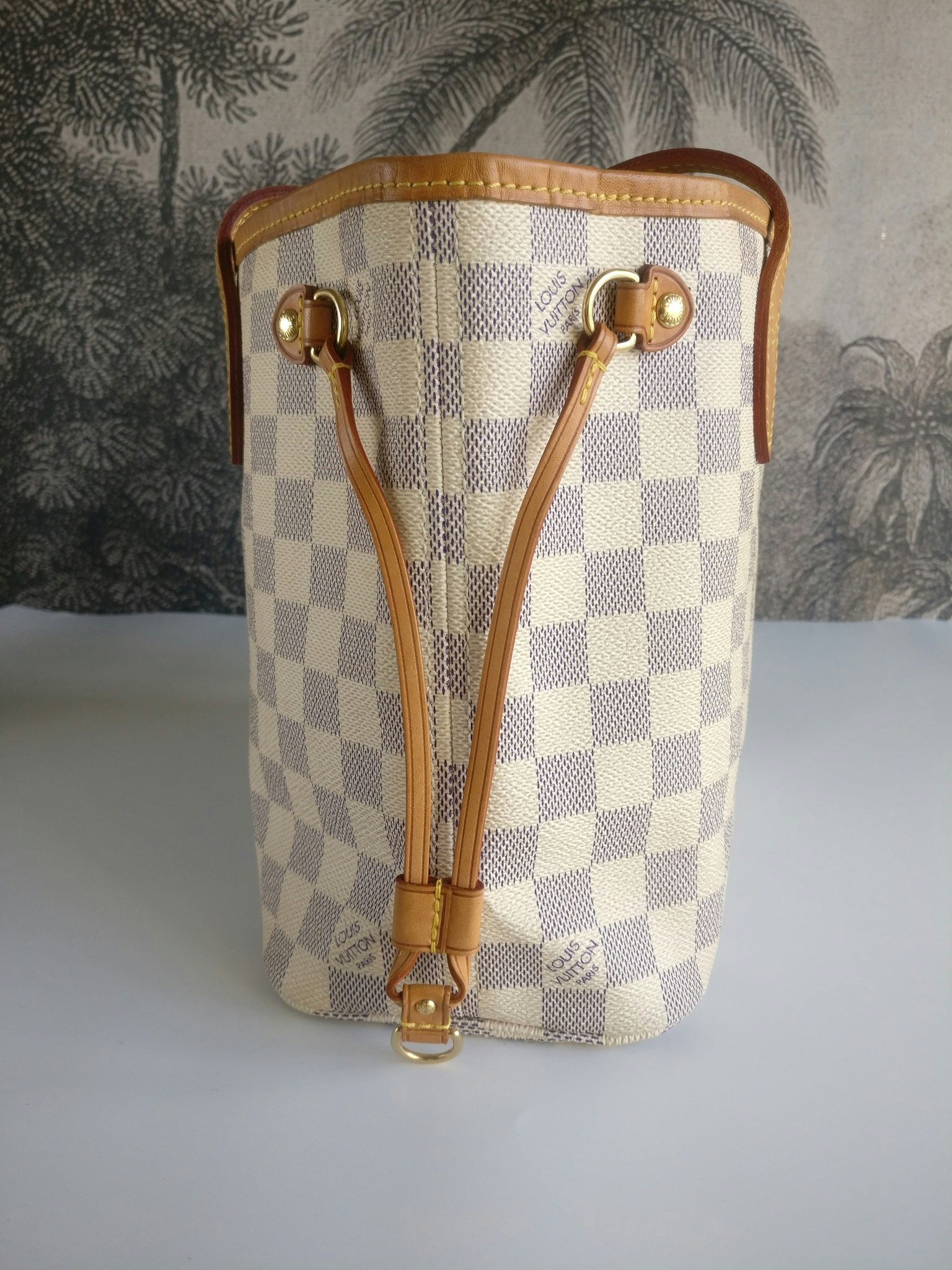 Louis Vuitton Damier Azur Neverfull PM QJB0BJDNWF207