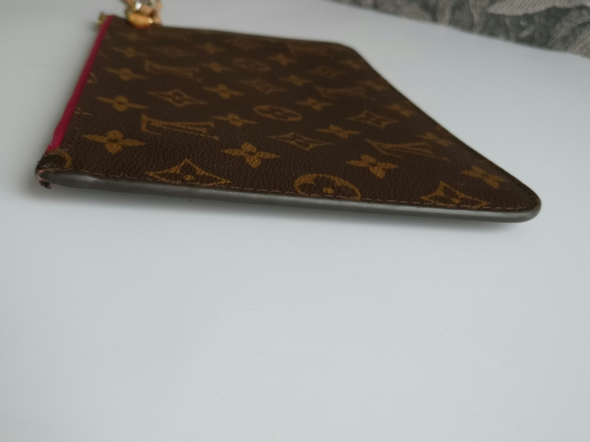 Neverfull MM pochette pivoine