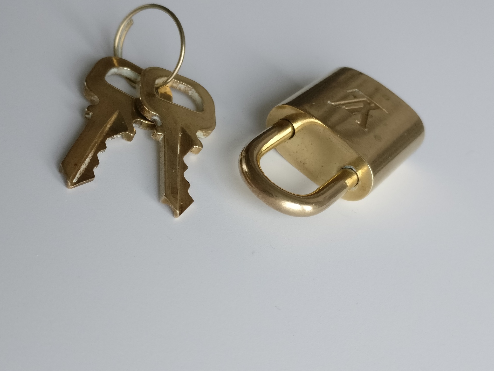 Louis Vuitton padlock no. 320 & 2 keys