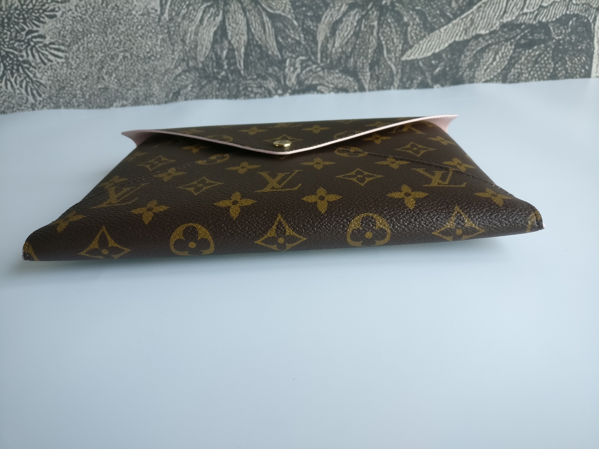 Louis Vuitton Kirigami L with insert and chain