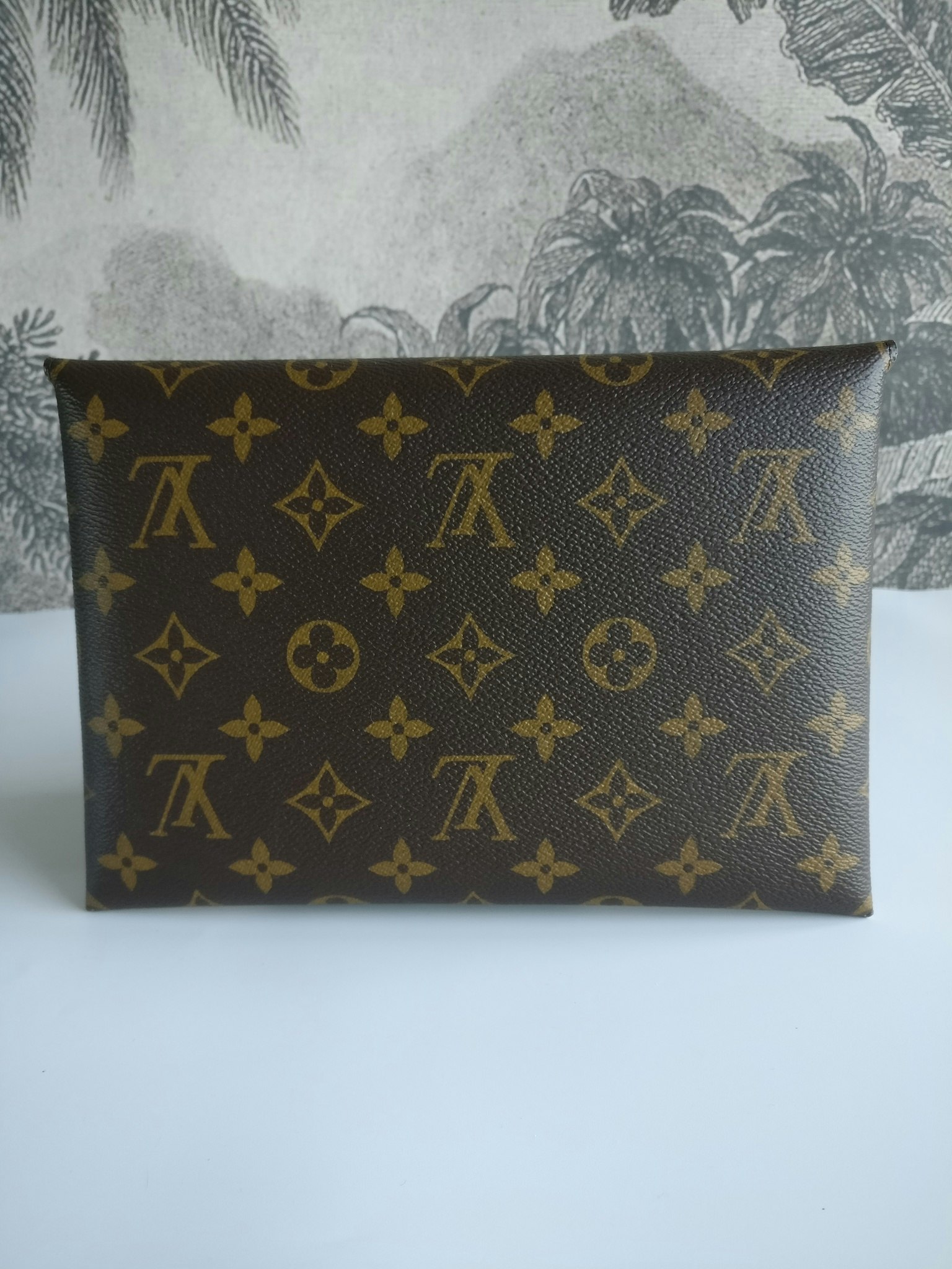 Louis Vuitton Kirigami L with insert and chain