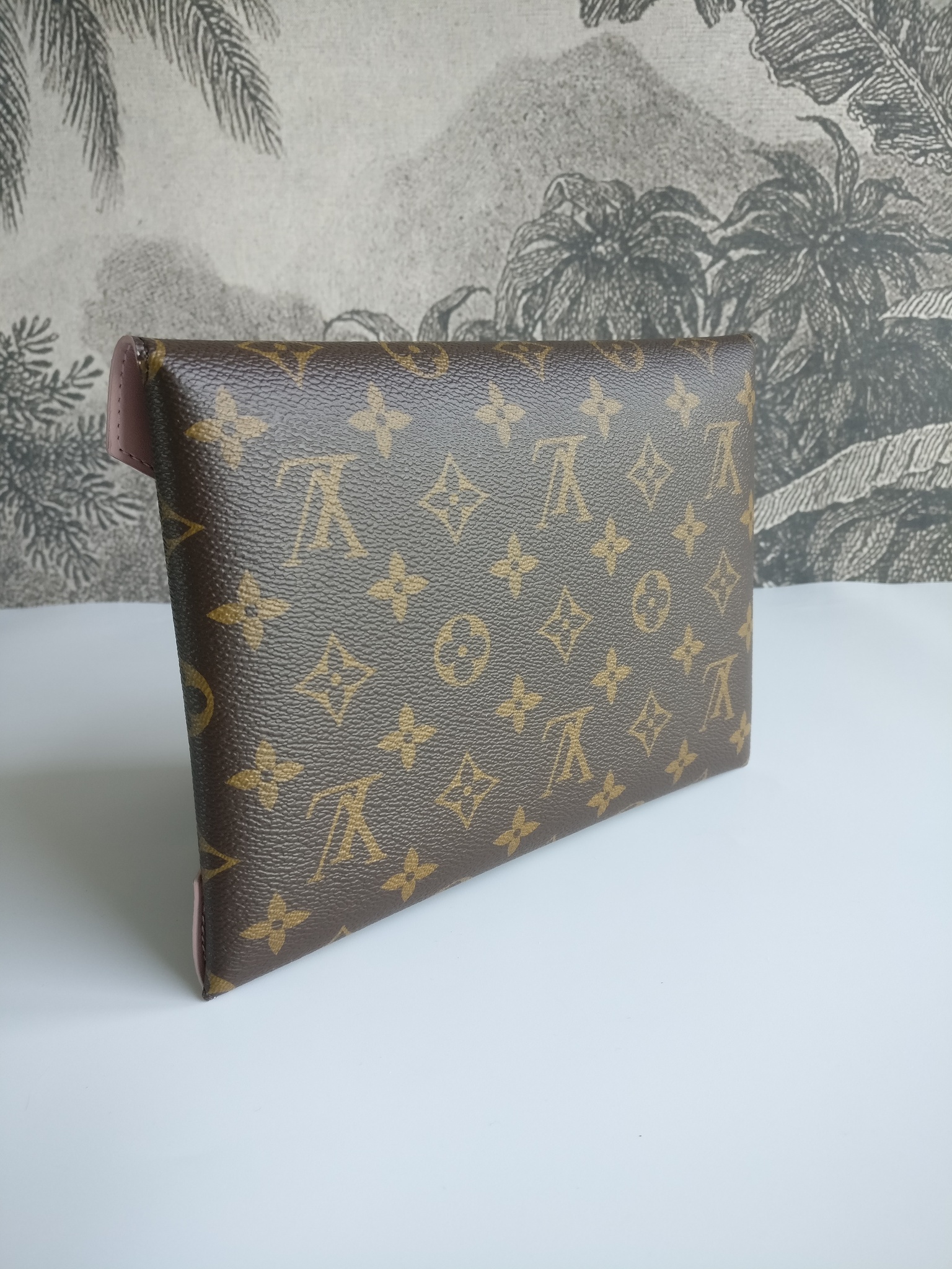 Louis Vuitton Kirigami L with insert and chain