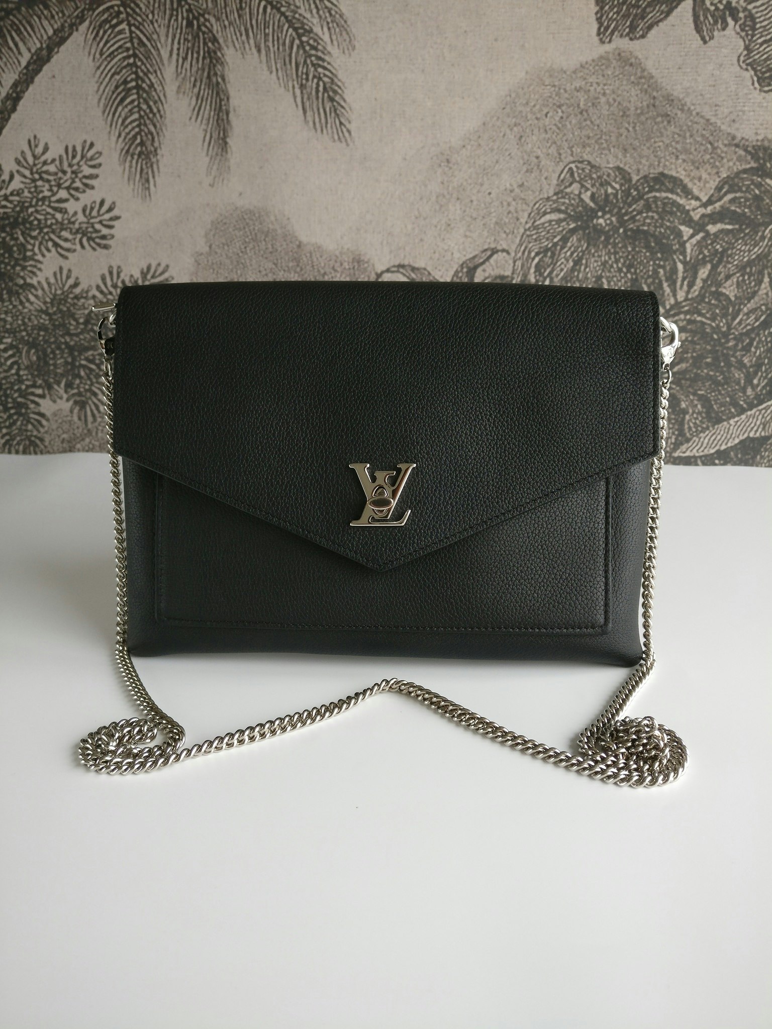 Louis Vuitton MyLockMe Chain Pochette Black Calf