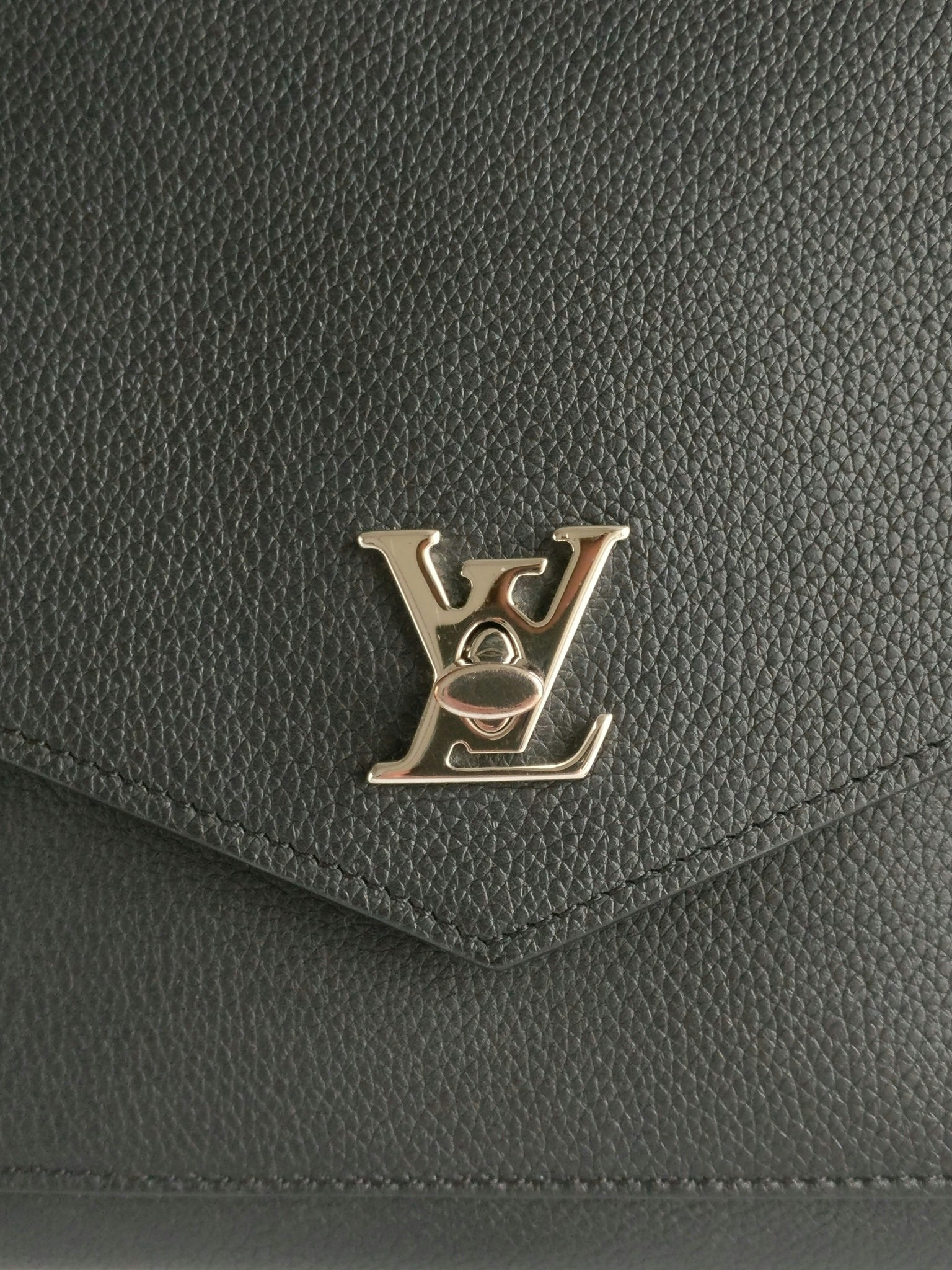 Pre-Owned Louis Vuitton Mylockme Pochette 176183/184