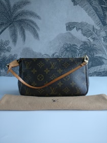 Louis Vuitton Pochette Accessoires
