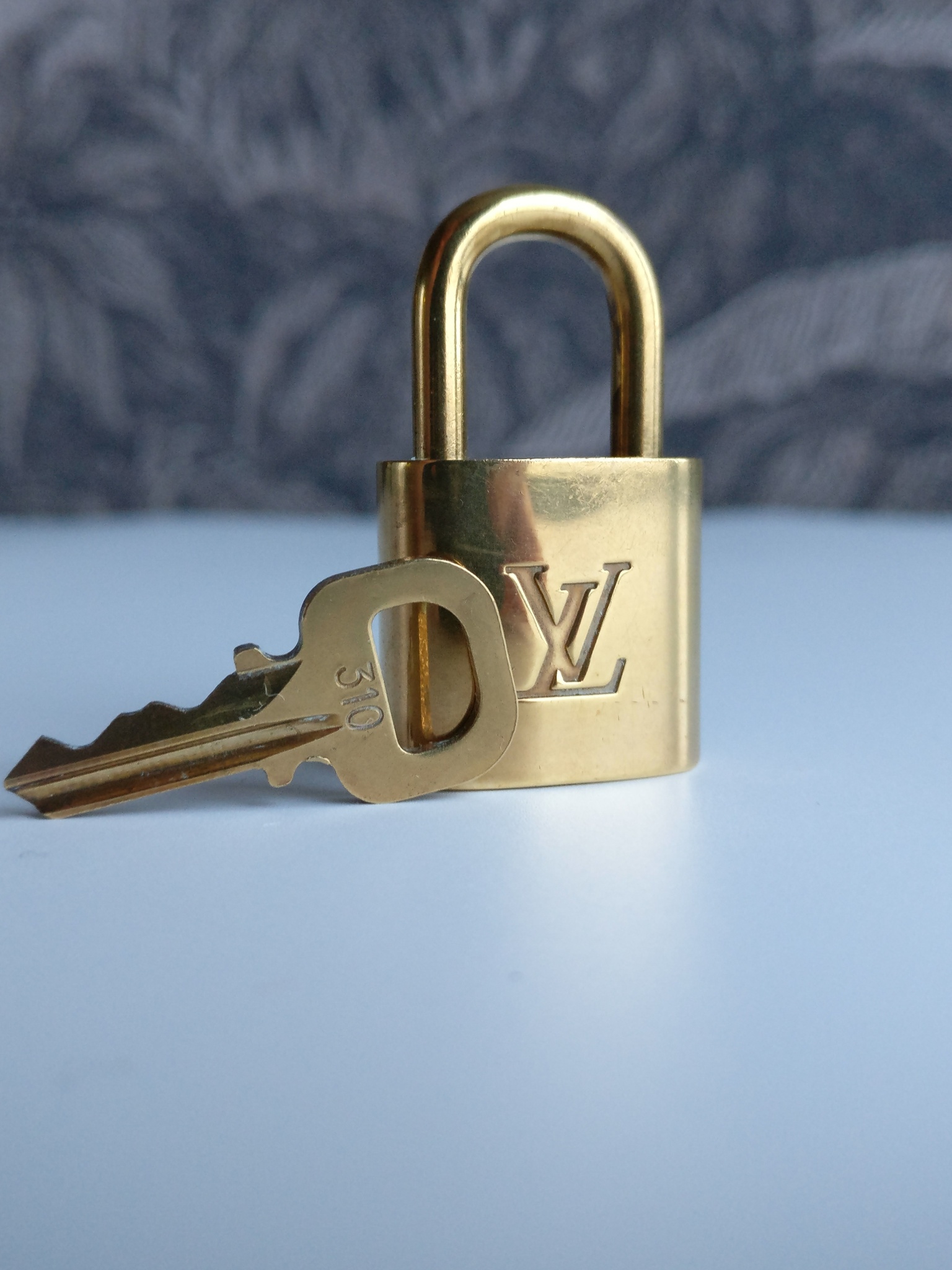 Louis Vuitton padlock & key 310