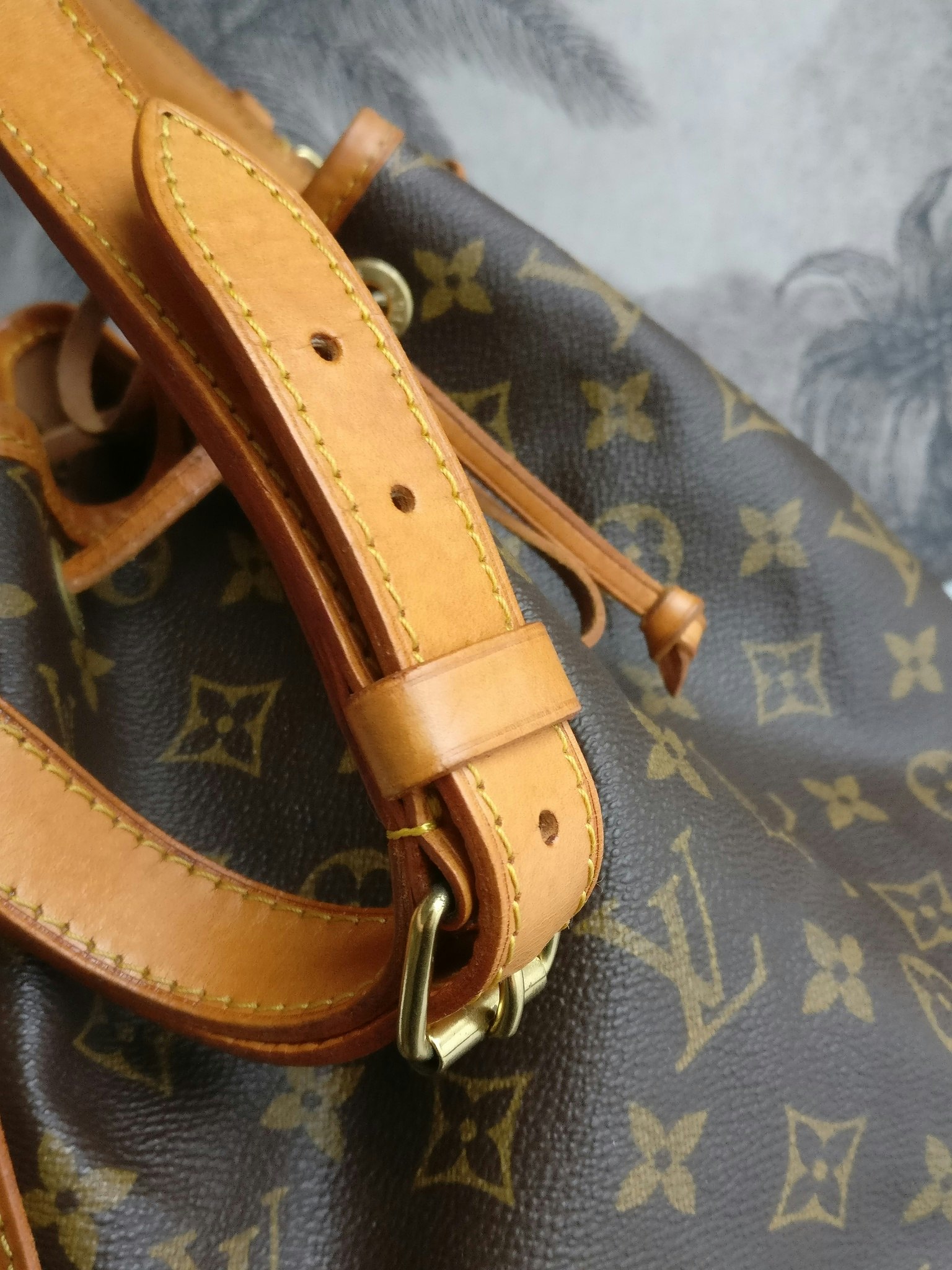 Louis Vuitton very one handle bag in rubios limited edition reversible  strap