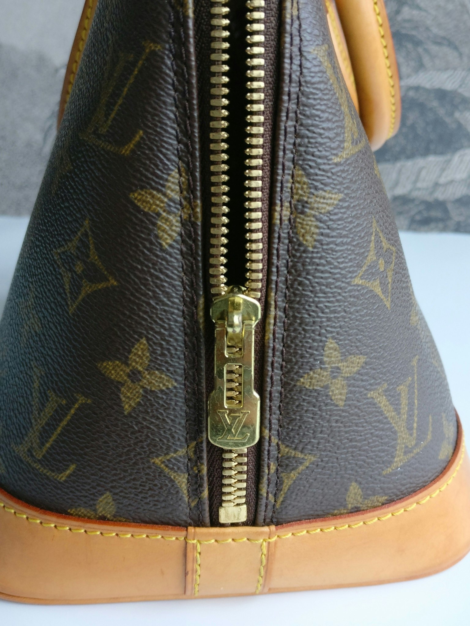 Louis Vuitton Alma PM