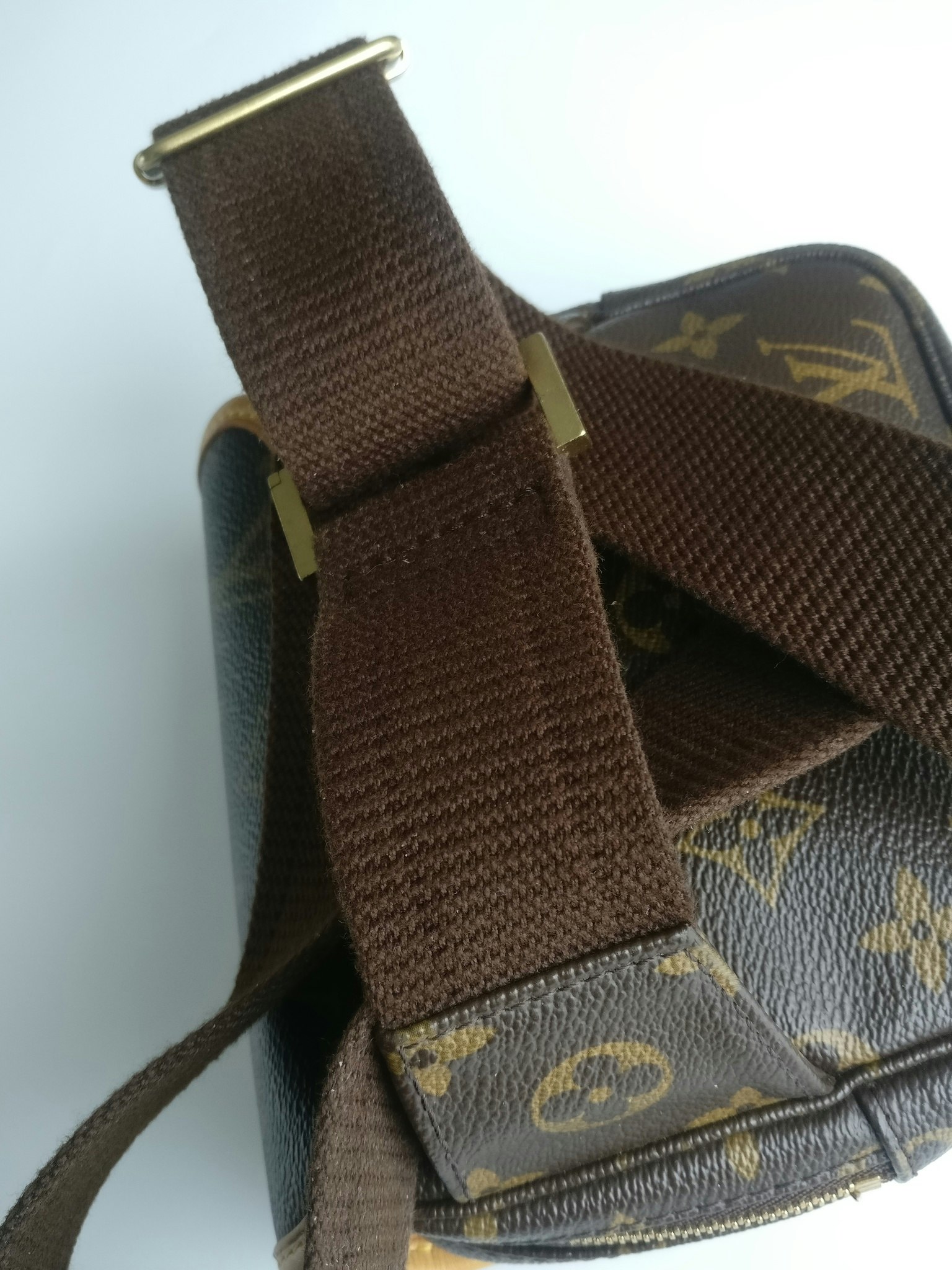 Louis Vuitton Brown Monogram Bosphore Belt Bag Leather Cloth ref.168480 -  Joli Closet