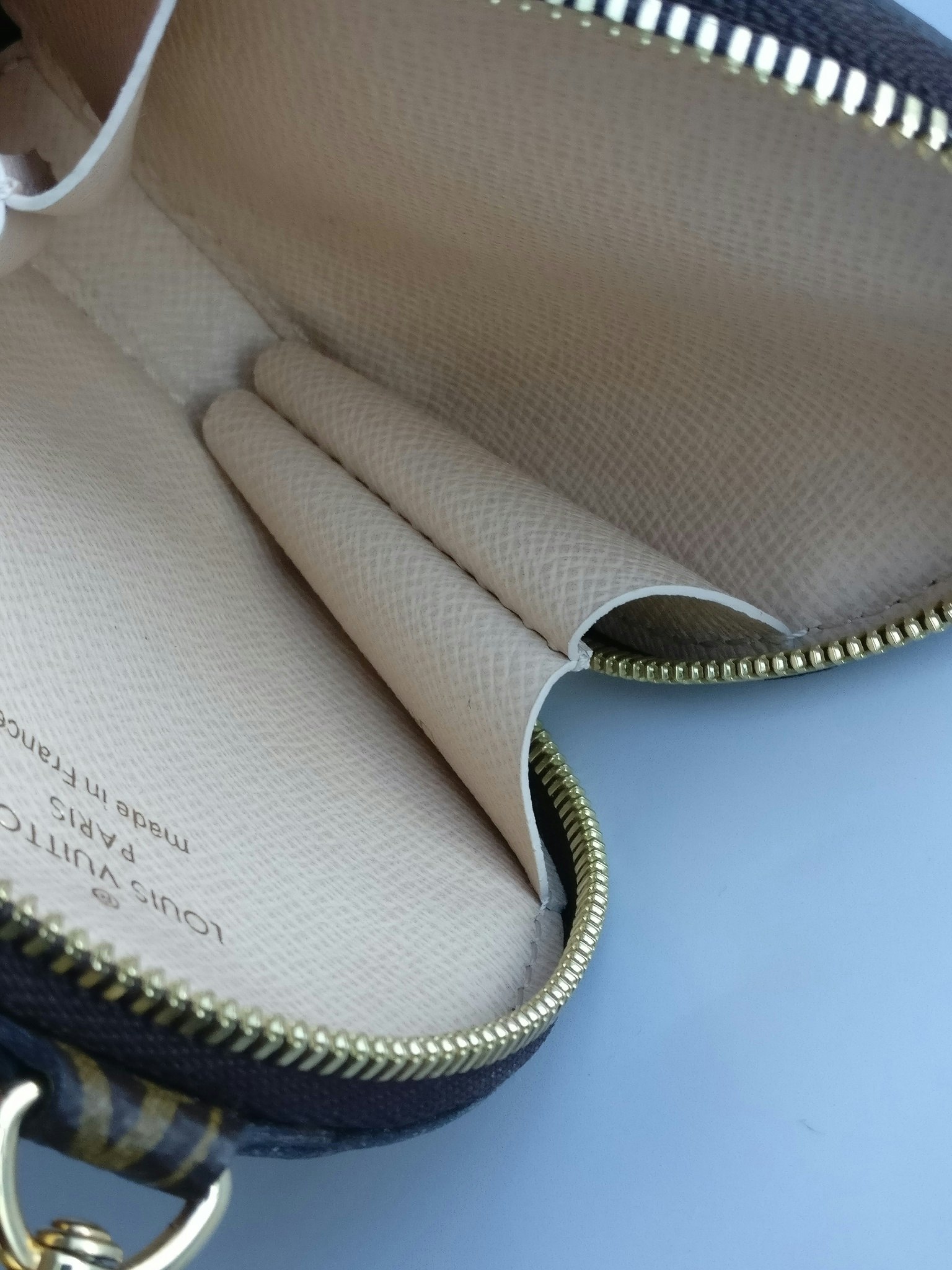Louis Vuitton Multi Pochette Accessoires round coin purse
