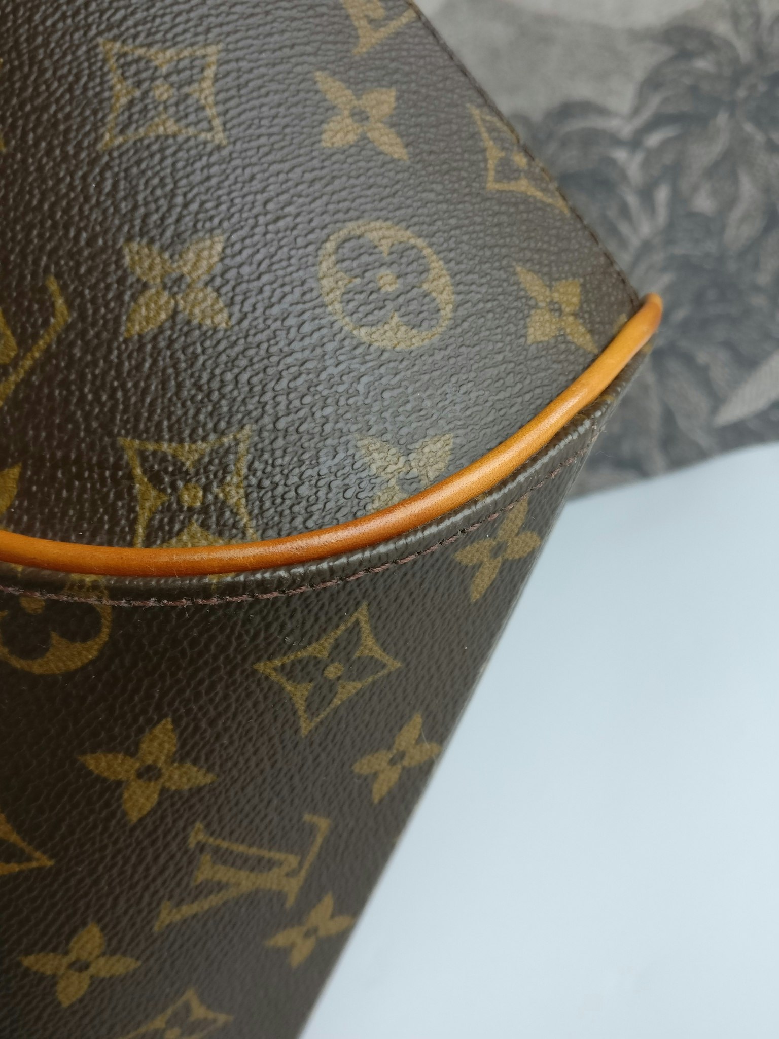 Louis Vuitton Ellipse MM