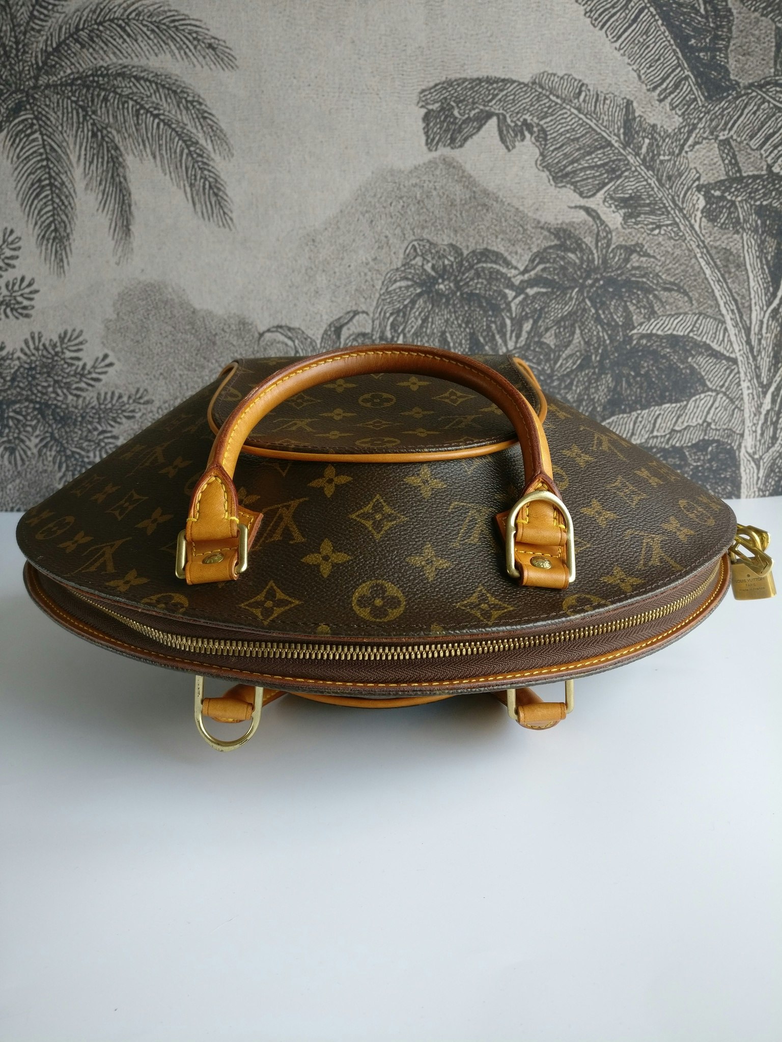 Louis Vuitton Ellipse MM