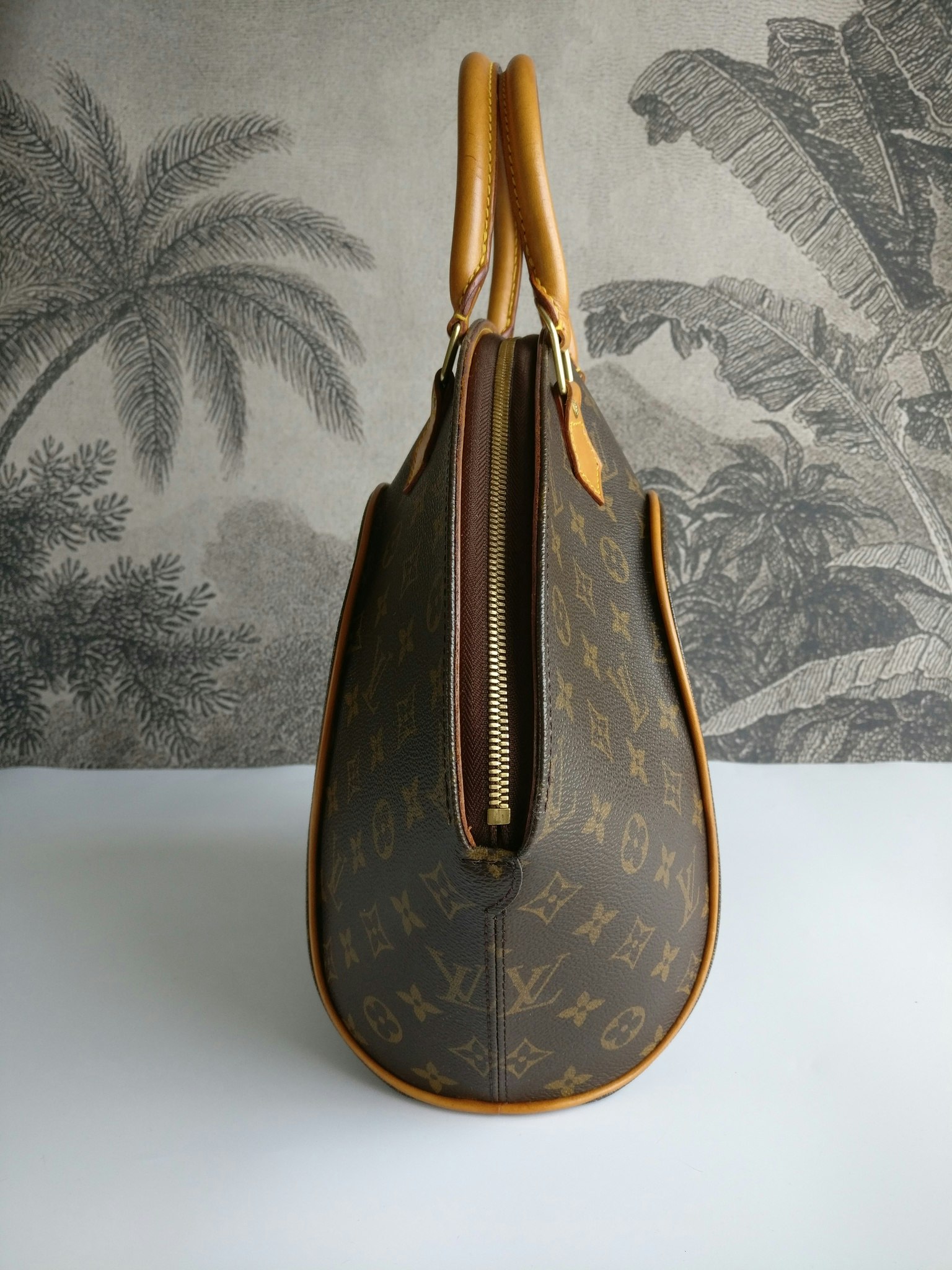 Louis Vuitton Ellipse MM