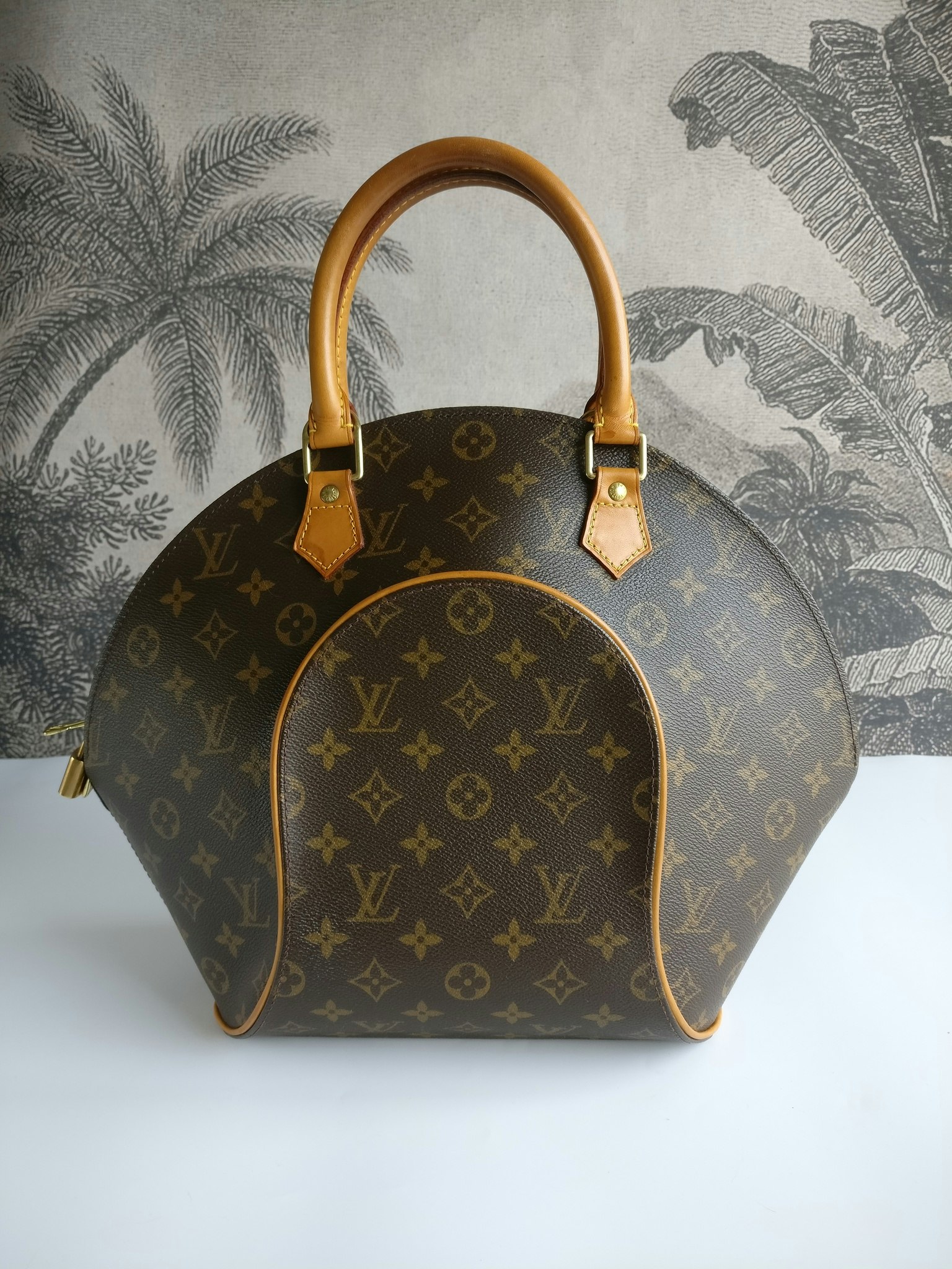 Louis Vuitton Ellipse MM