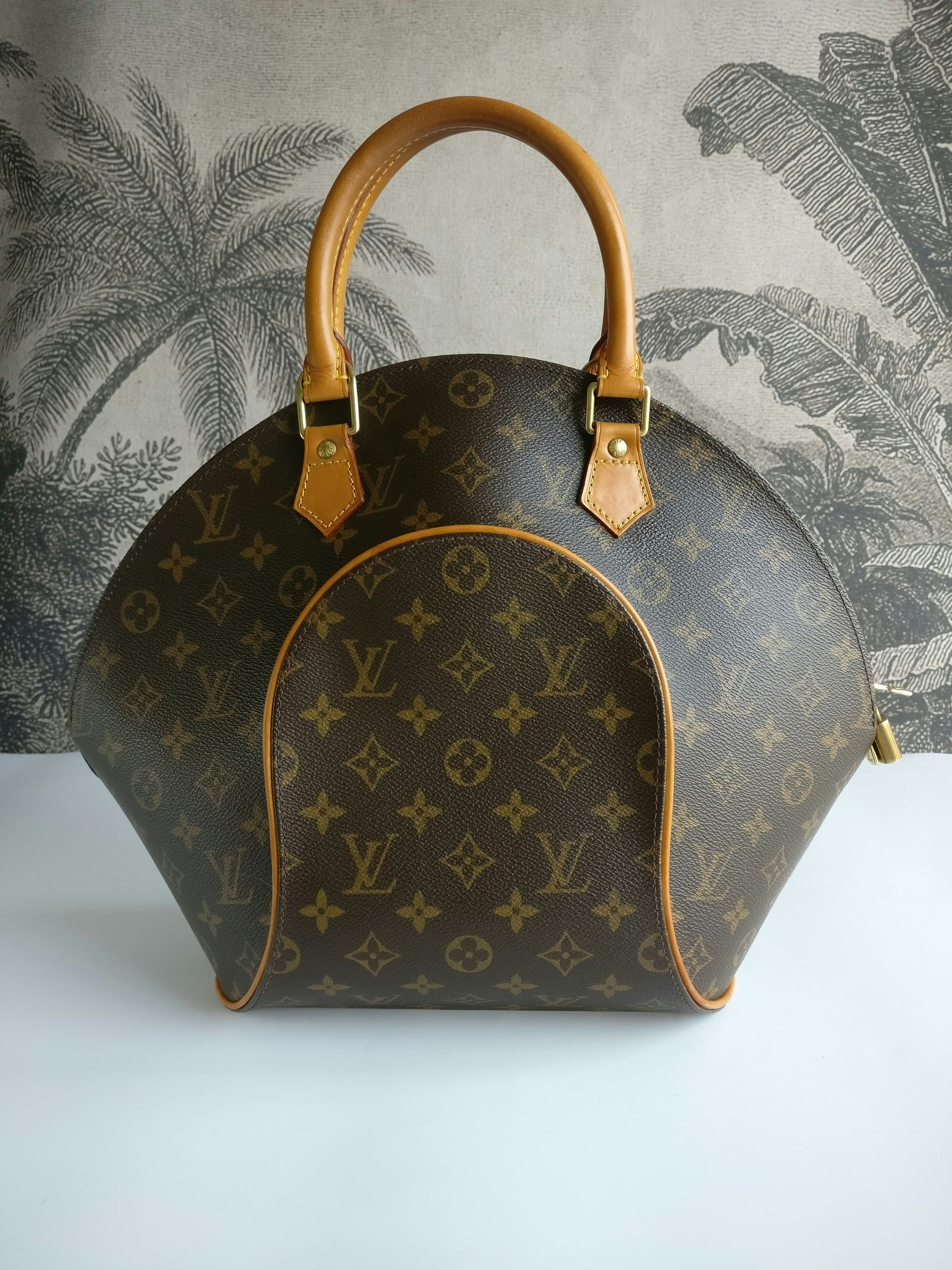 Louis Vuitton Ellipse MM