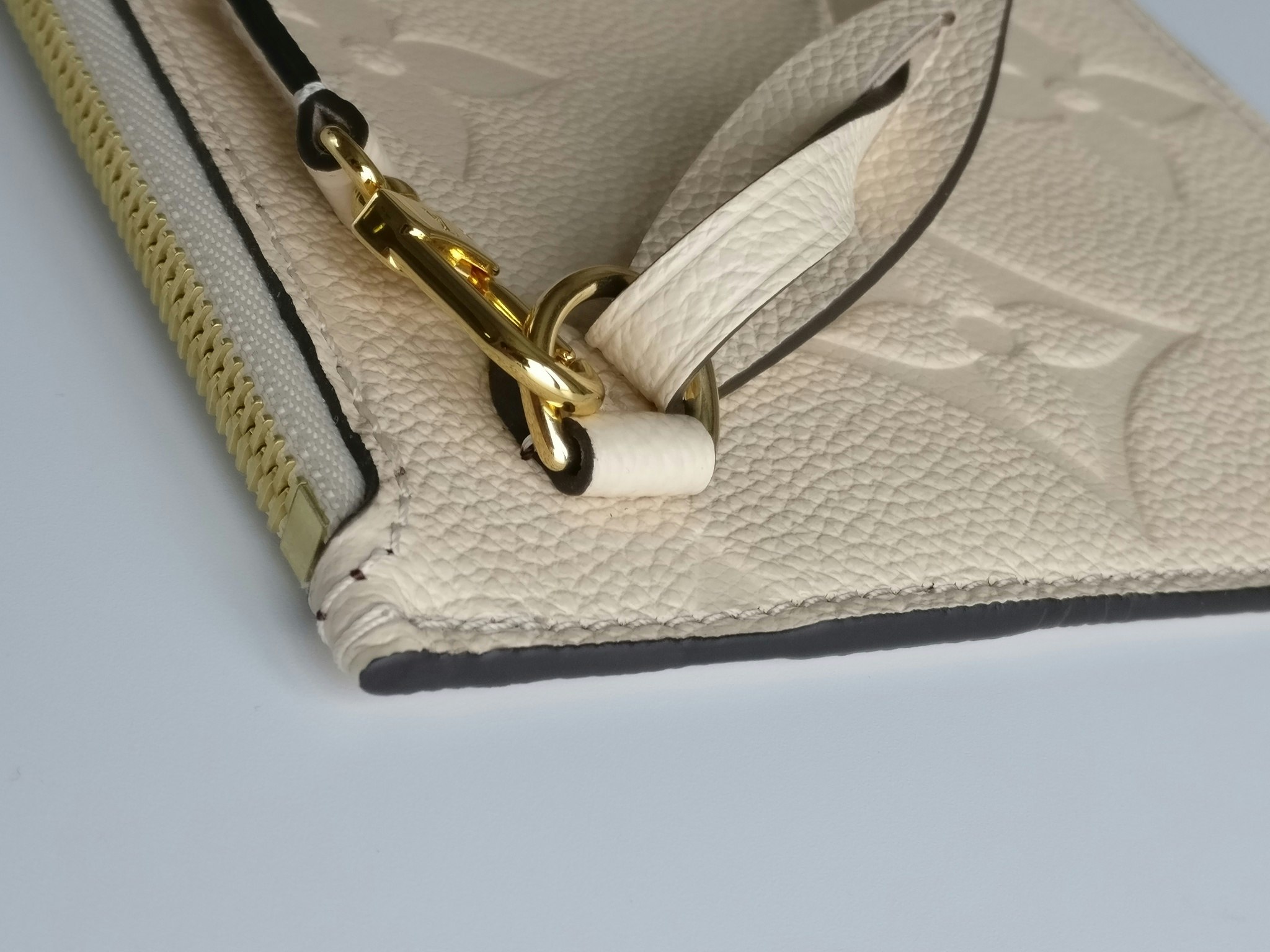 Louis Vuitton Neverfull empreinte clutch