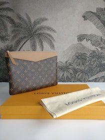Louis Vuitton Daily Pouch