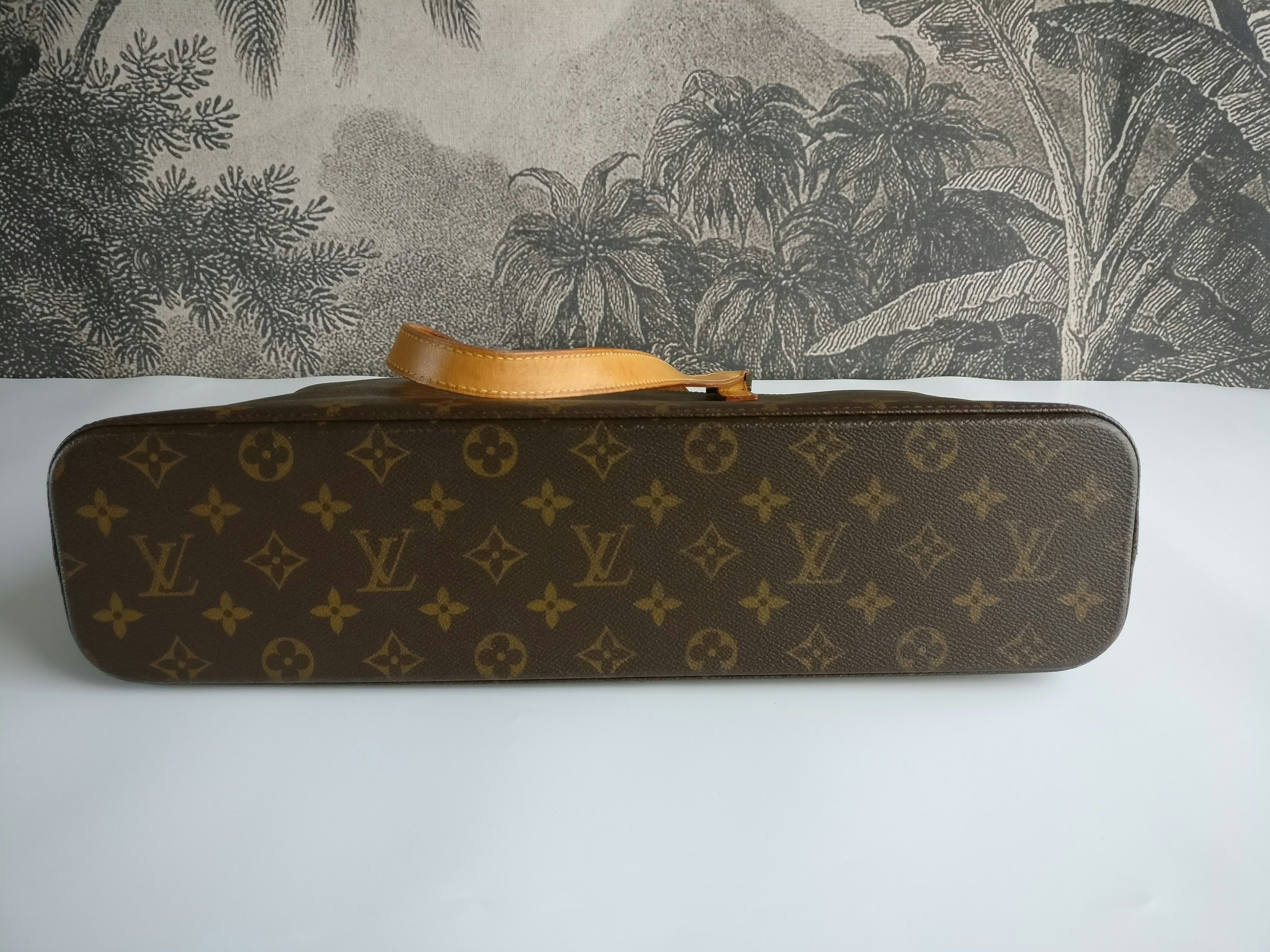 Louis Vuitton Luco shoulder bag