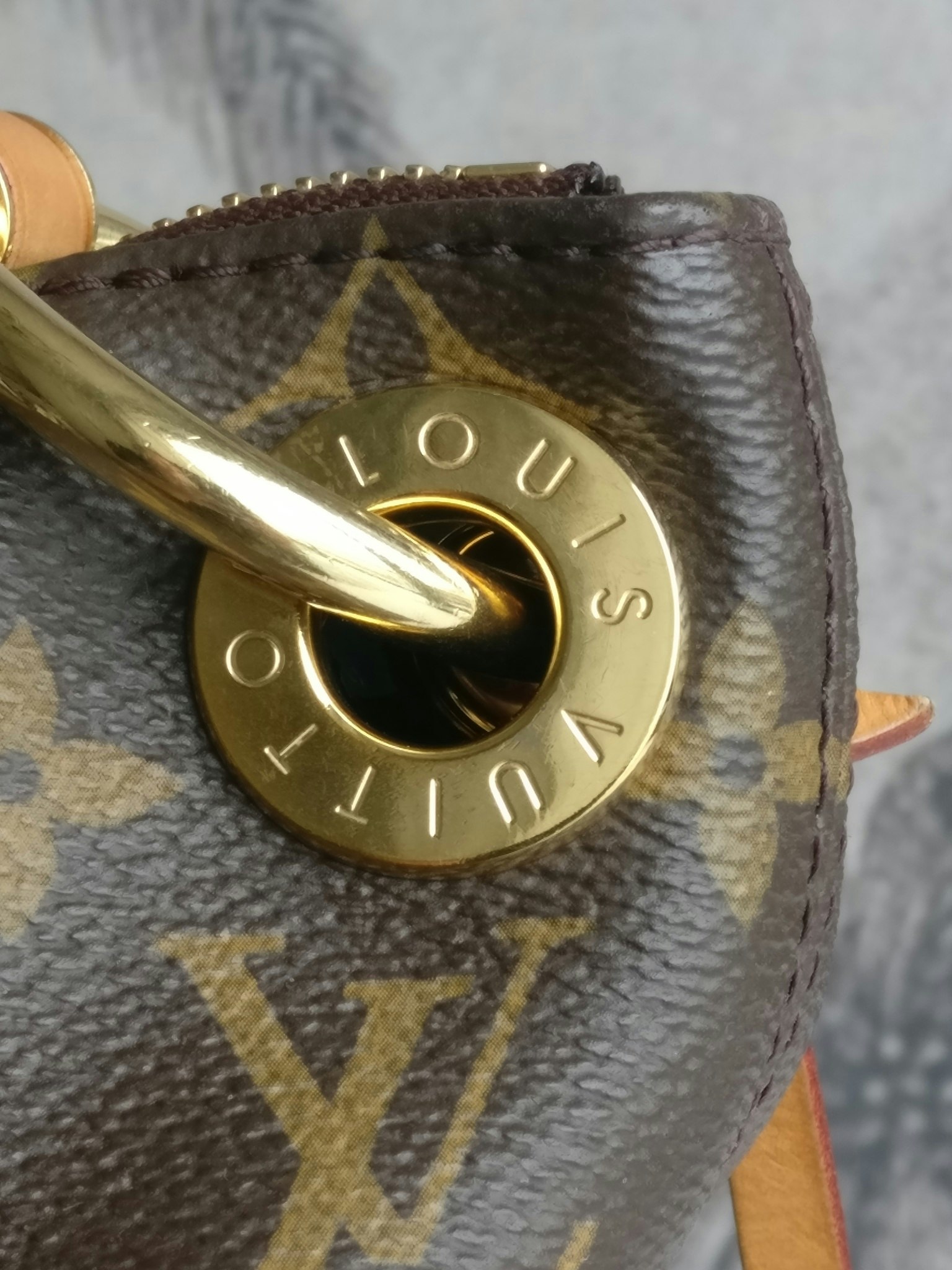 Louis Vuitton Berri MM