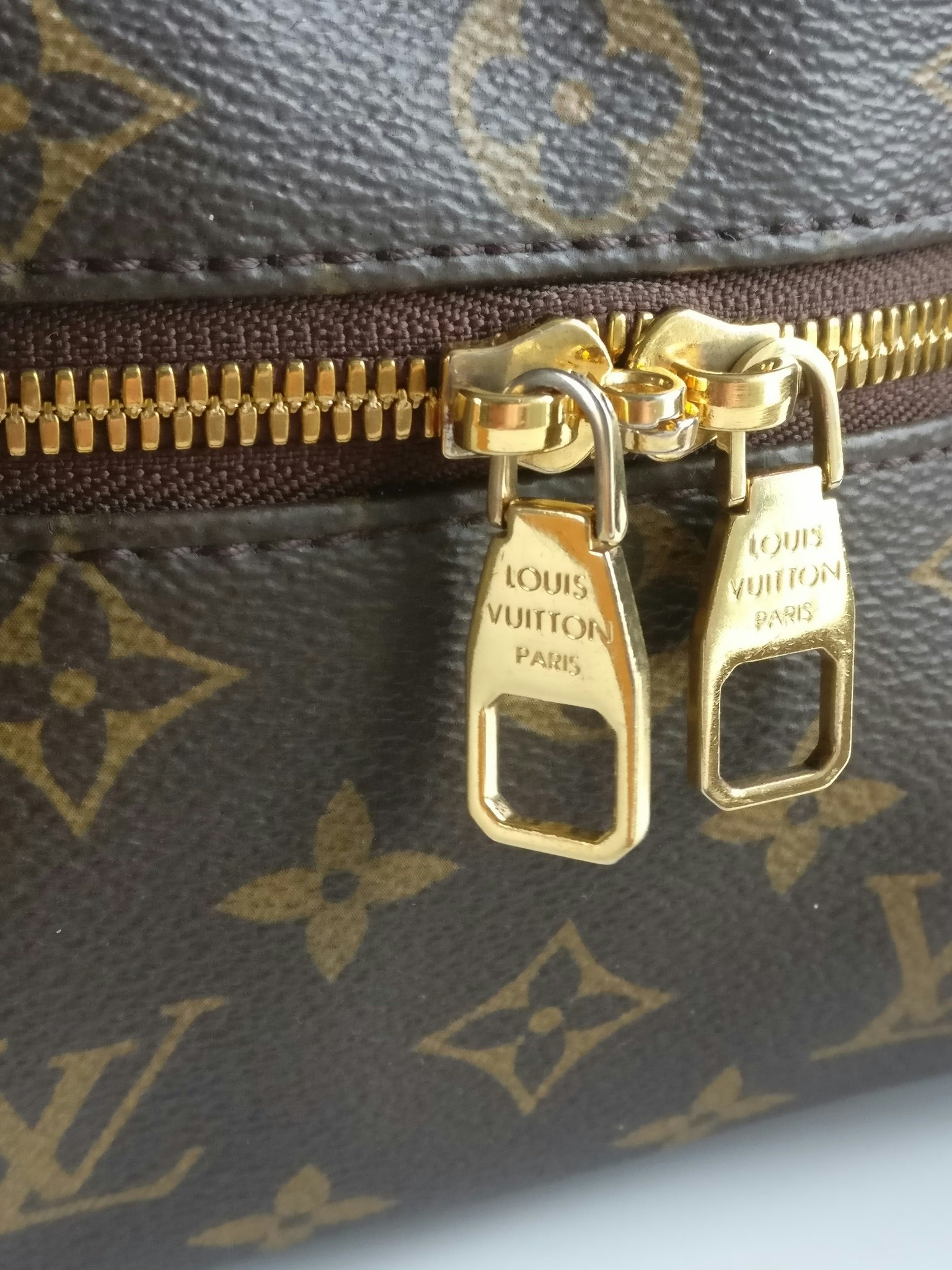 Louis Vuitton Berri MM