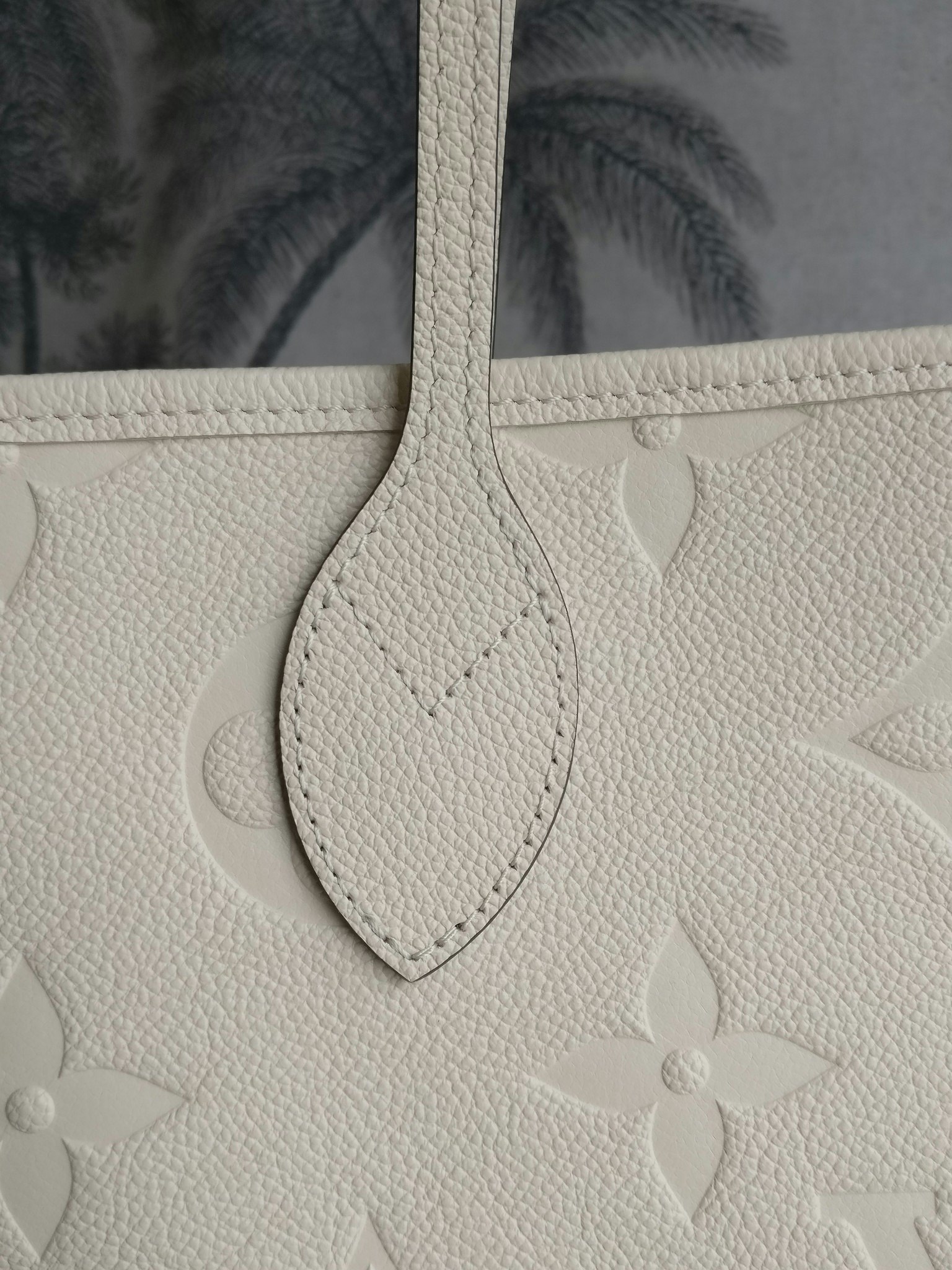 Louis Vuitton Neverfull MM empreinte crème