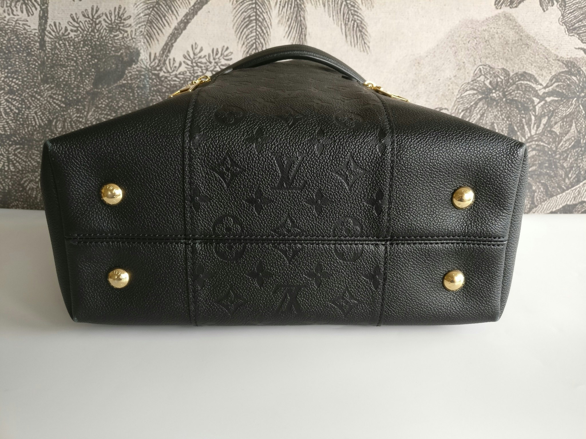 Louis Vuitton Black Glace Monogram Empreinte Leather Melie Bag - Yoogi's  Closet