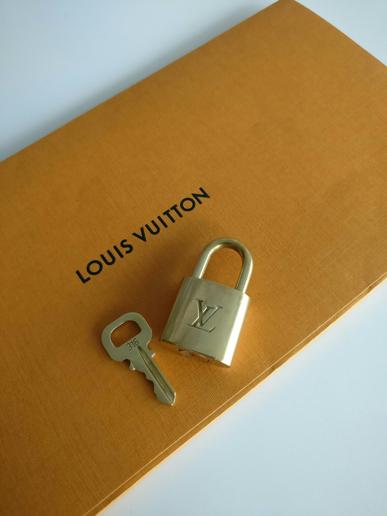 Louis Vuitton Padlock Set 316 