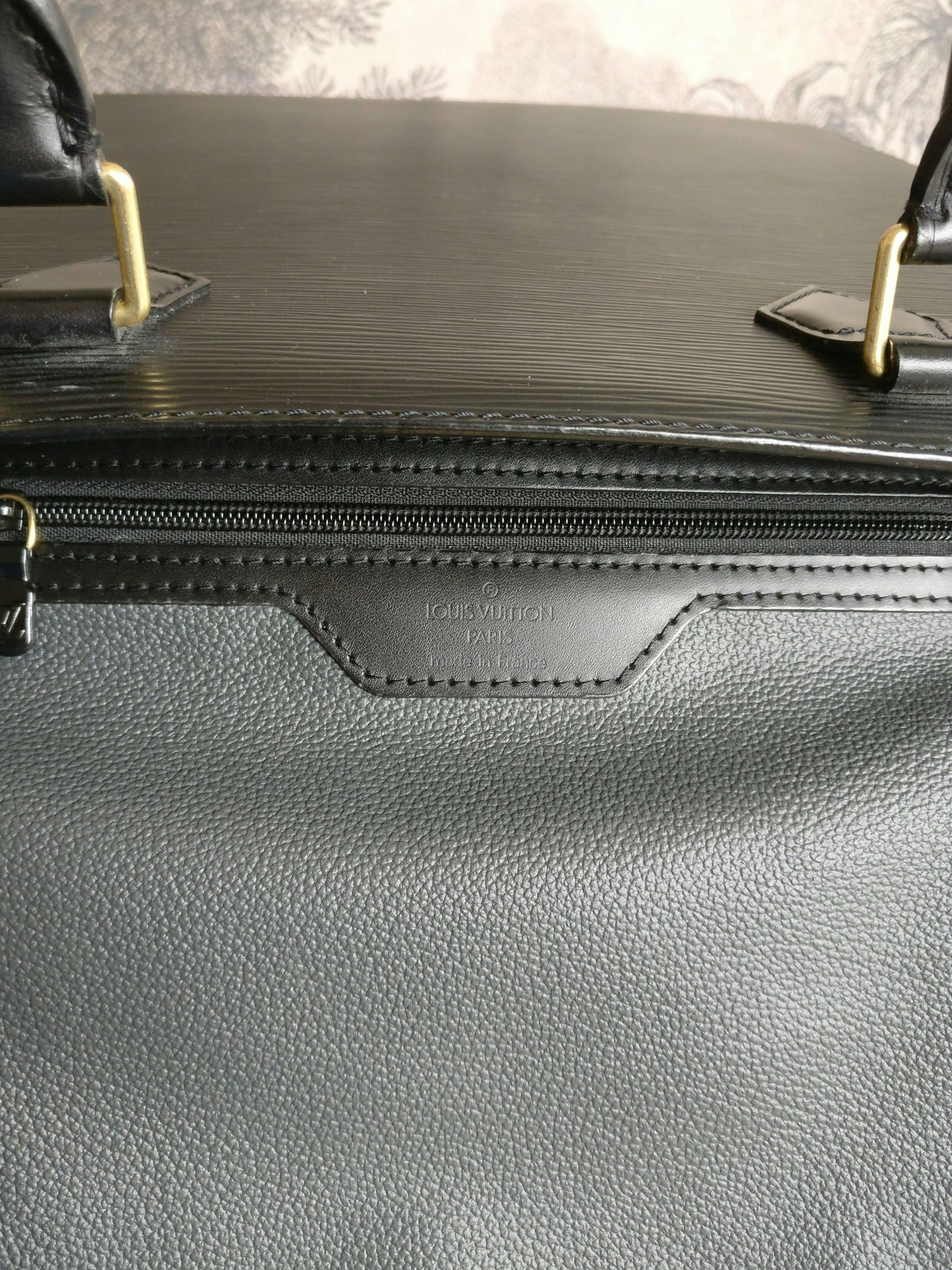 Louis Vuitton Sac Plat black epi