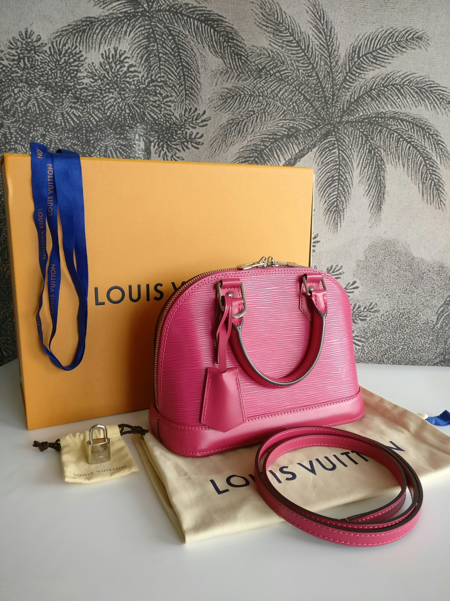 Louis Vuitton Alma BB epi - Good or Bag
