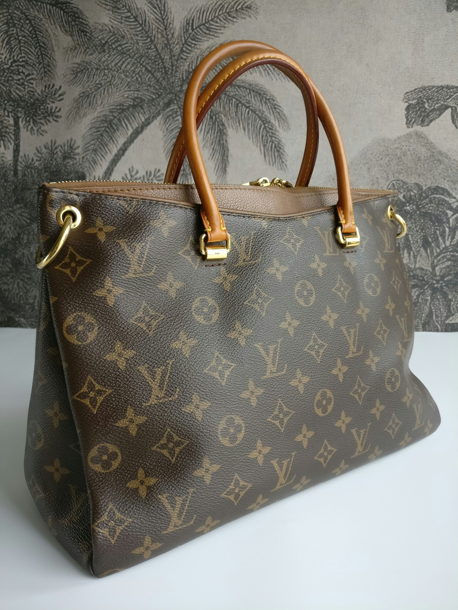 Louis Vuitton Handbag Pallas Mm Monogram Canvas & Brown Leather Tote Bag  A652 ref.641273 - Joli Closet