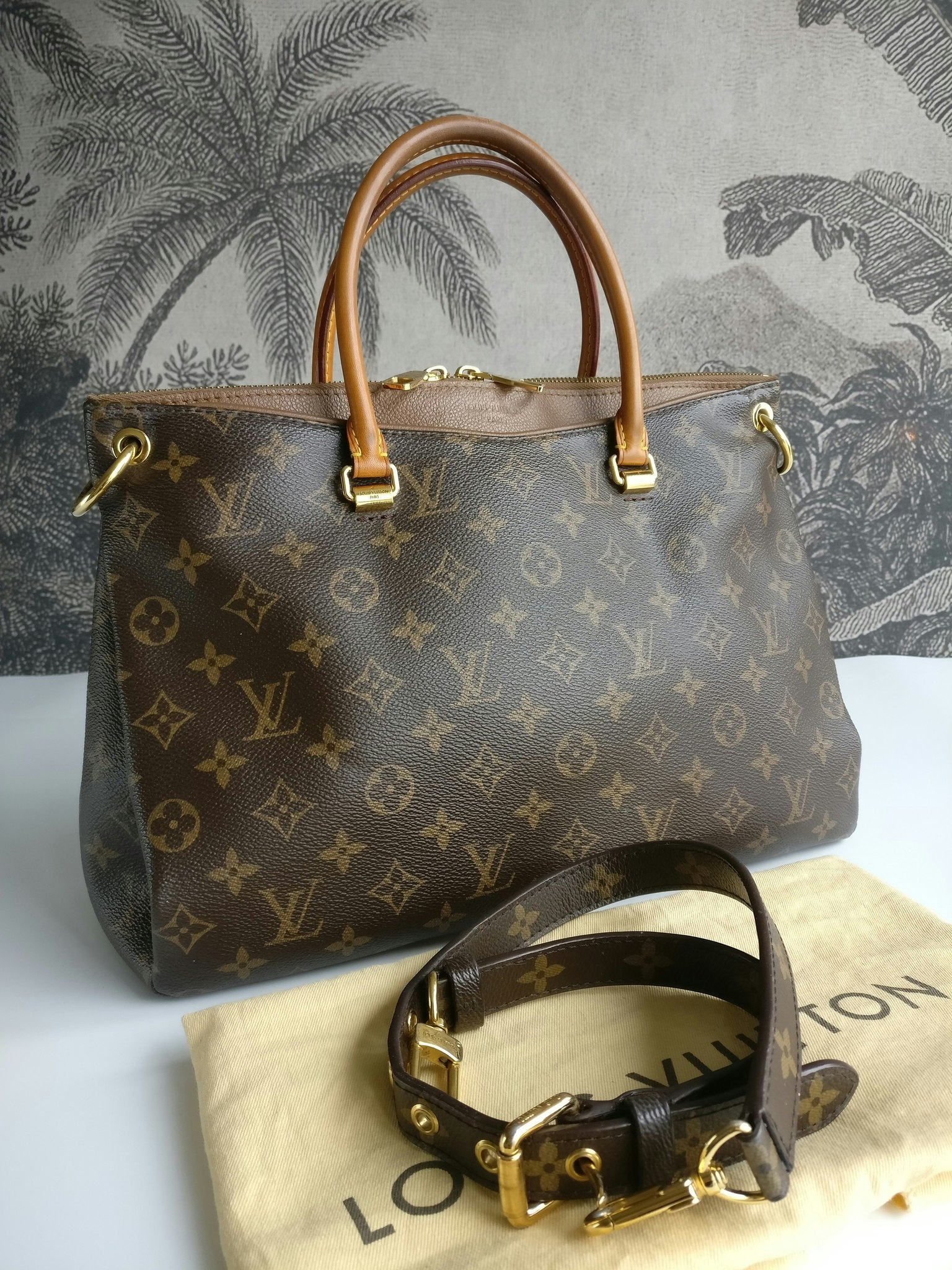 Louis Vuitton Pallas MM Tote in - Naughtipidgins Nest