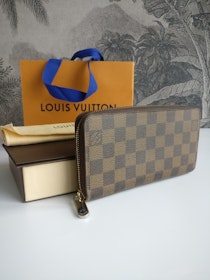 Louis Vuitton Zippy wallet damier ebene