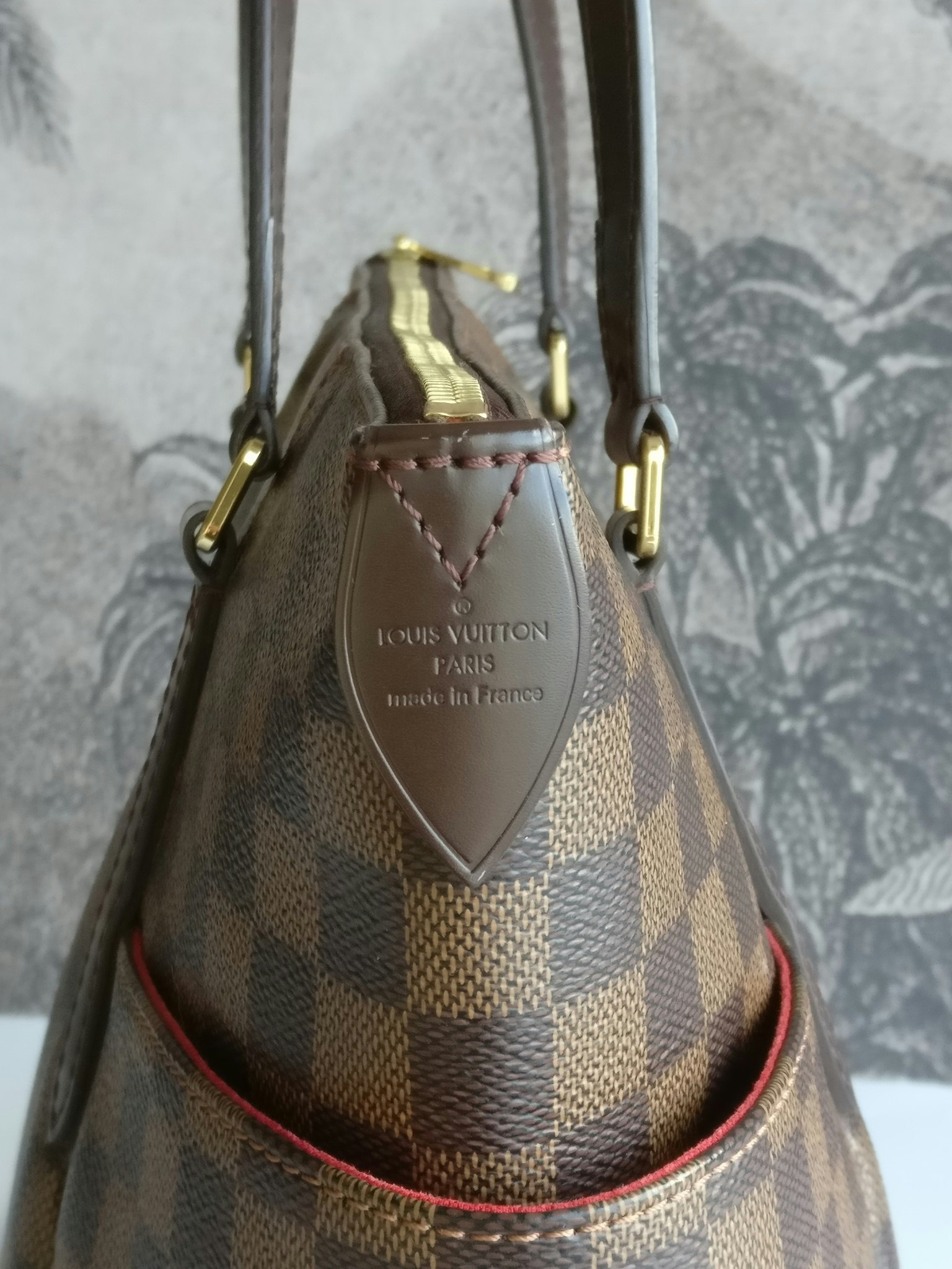 LOUIS VUITTON DAMIER EBENE TOTALLY MM (2016) SHOULDER BAG - CRTBLNCHSHP