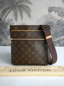 Louis Vuitton Pochette Valmy