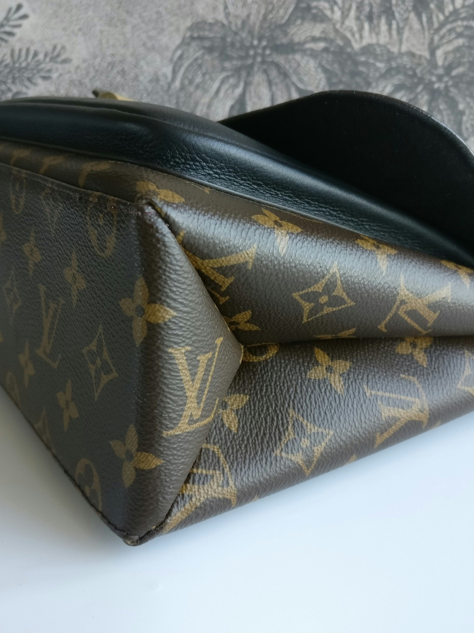Marignan Messenger Monogram – Keeks Designer Handbags