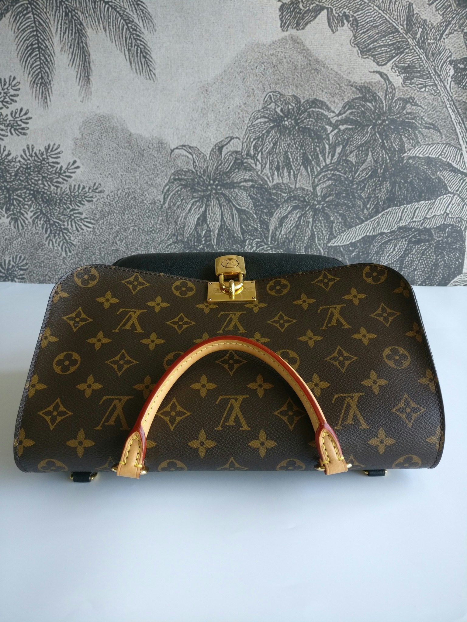 Louis Vuitton Marignan Monogram Canvas Bag 👢👑 Product Code : 287^ Please  contact me for your orders and questions via Whatsapp(+905060246175, +44  7561389919) …
